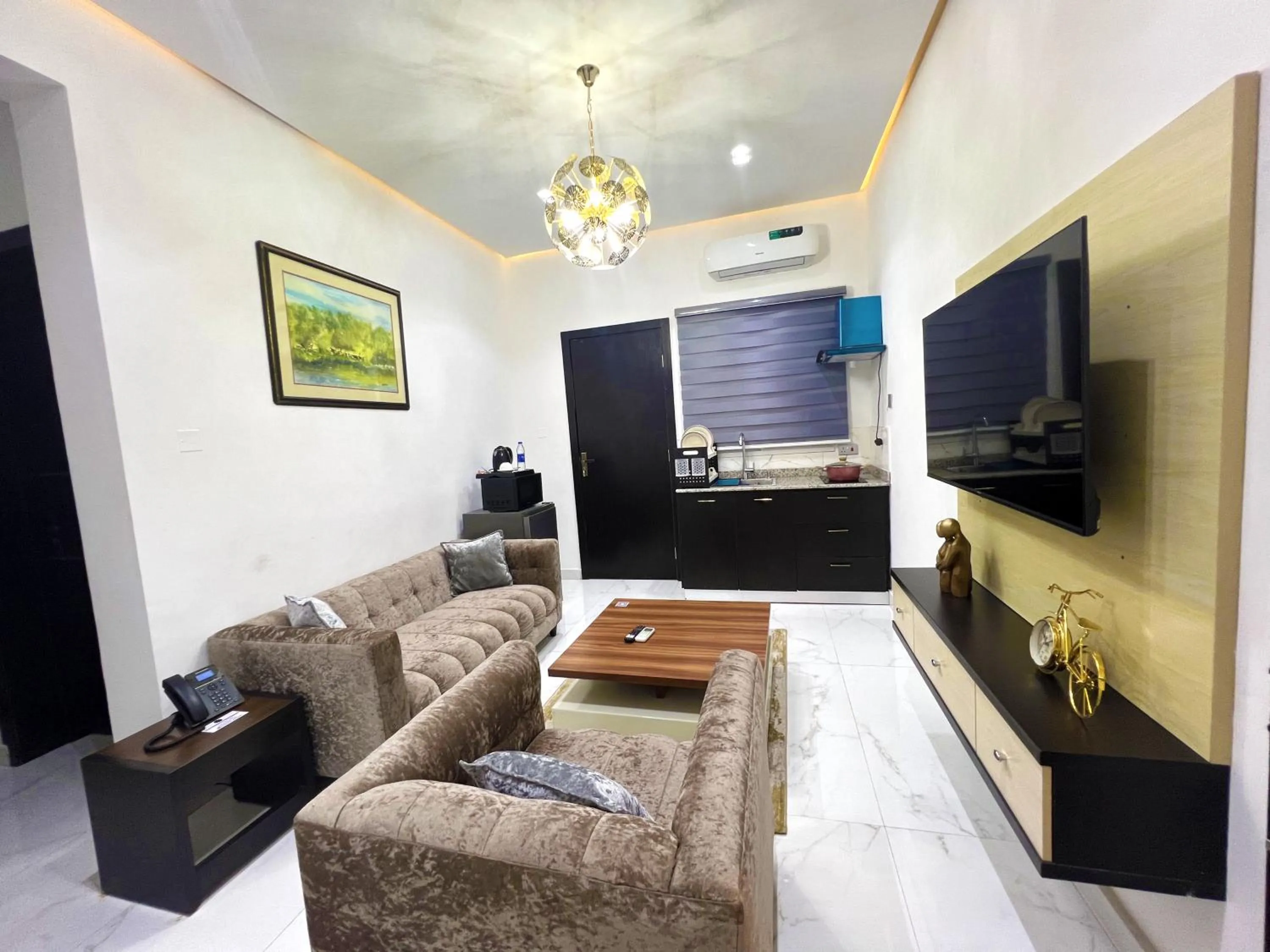 Communal lounge/ TV room in Riviera Hotel, Apartments & Resorts