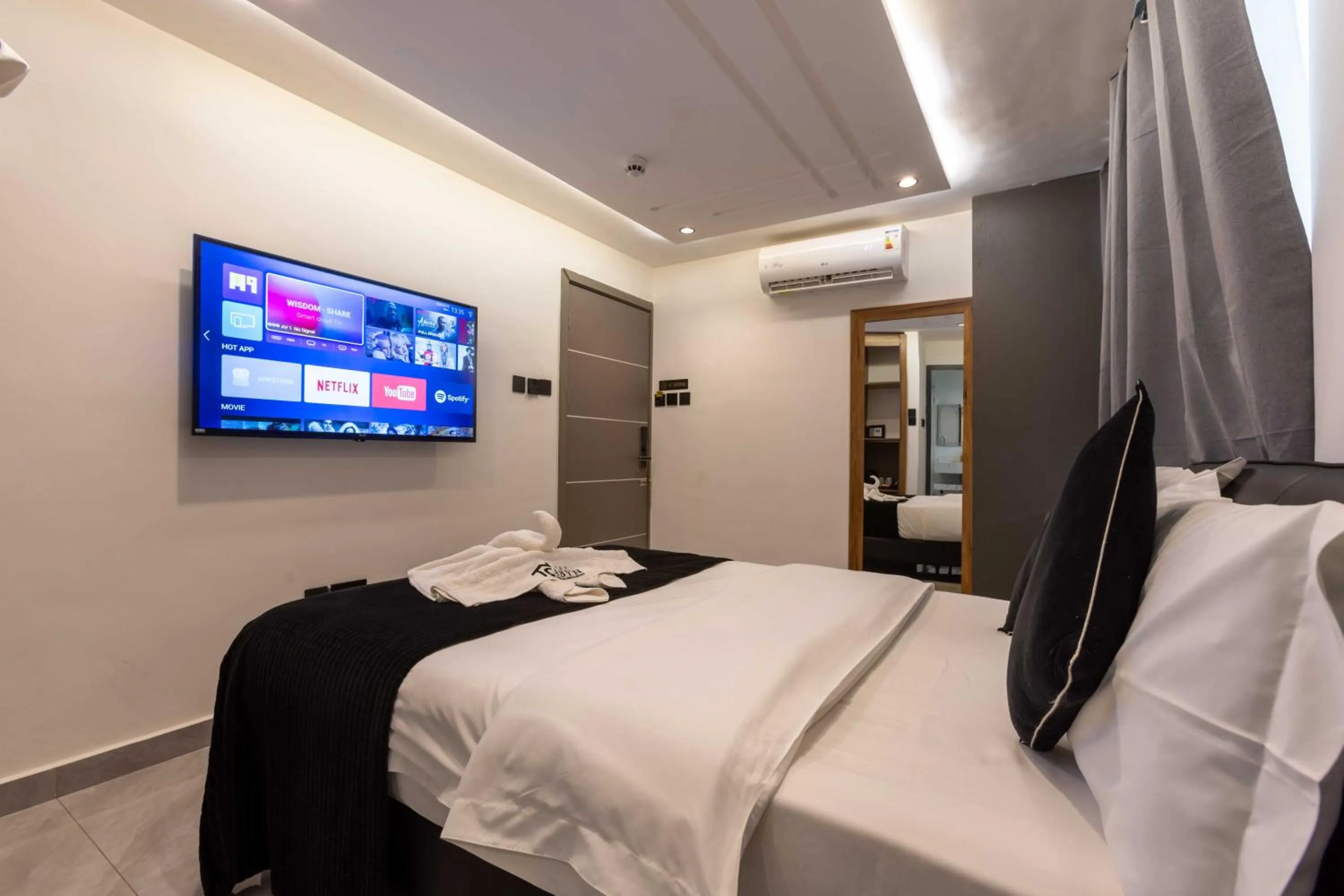 Bed in The Cabyn Boutique Hotel