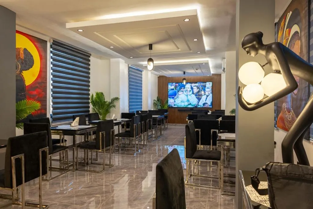 Restaurant/places to eat in The Cabyn