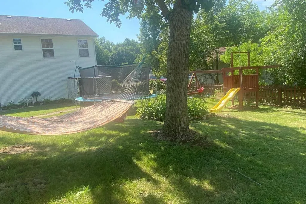 Garden in Smart Entire Loft, 3 br, 2 bath, with 3 tv