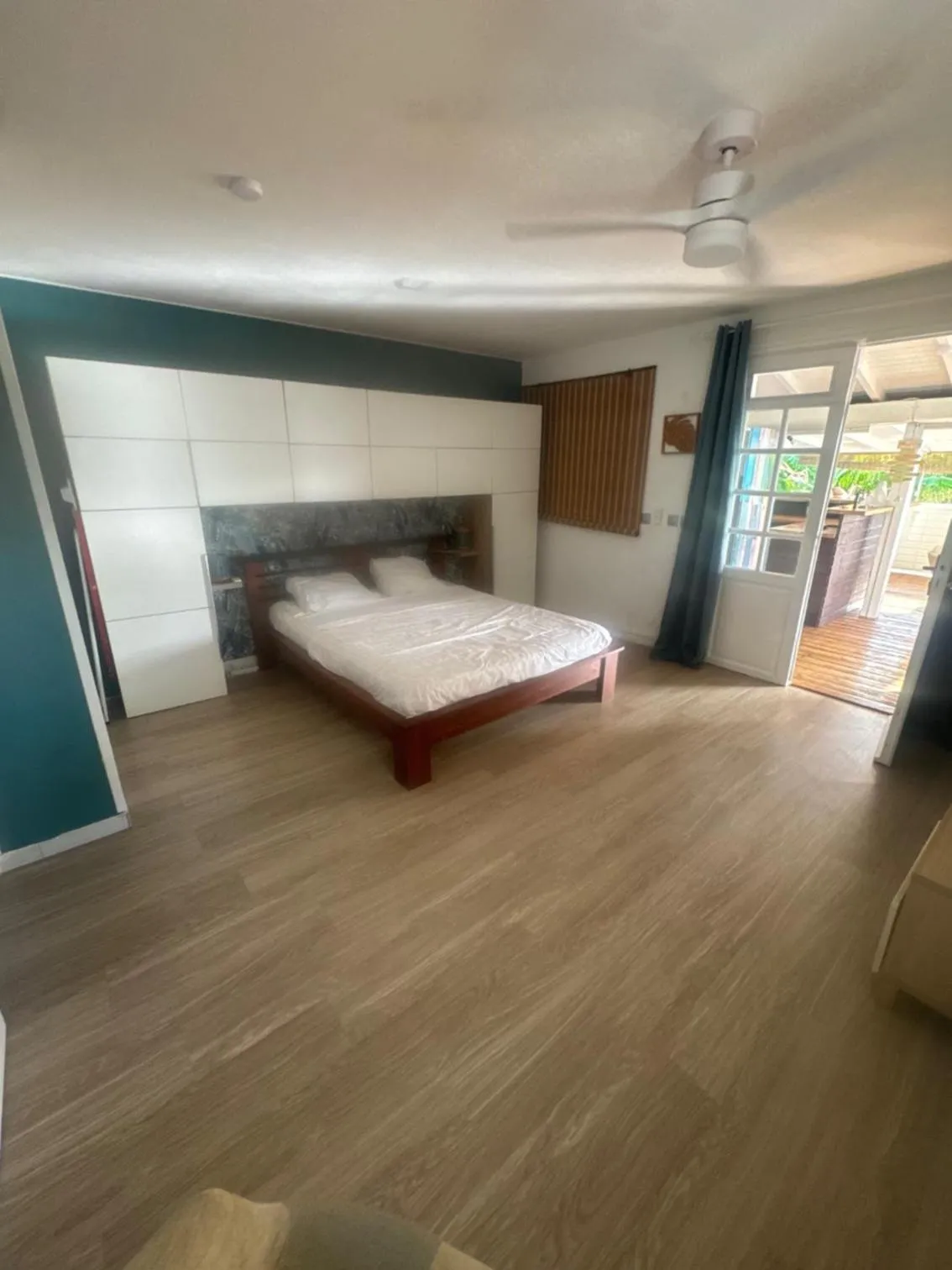 Bedroom, Bed in TI PARADI VUE MER