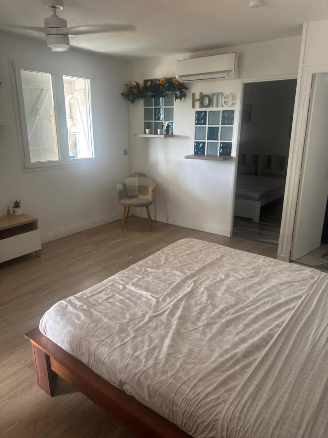 Bedroom, Bed in TI PARADI VUE MER