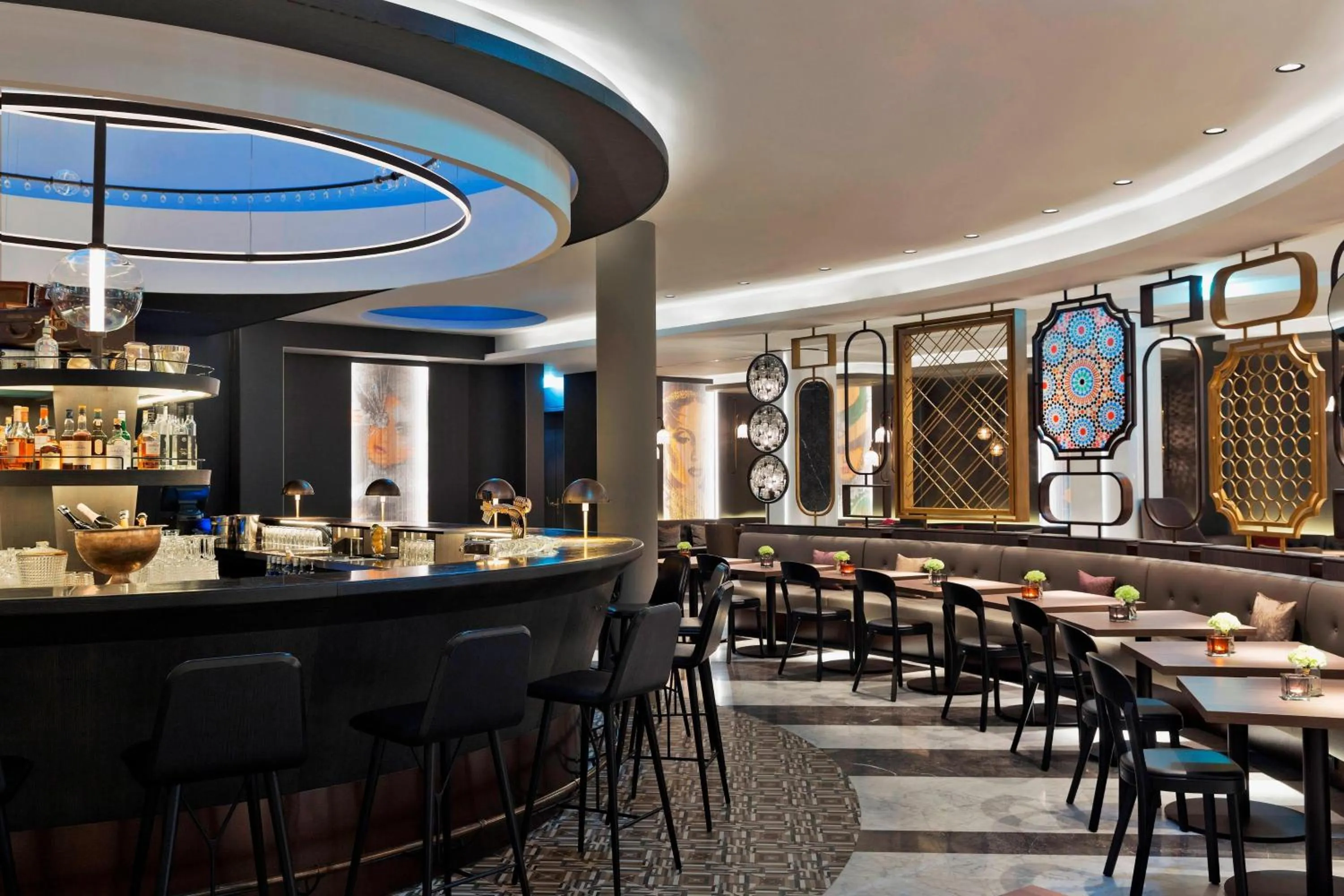 Restaurant/places to eat in Renaissance Vienna Schönbrunn Hotel