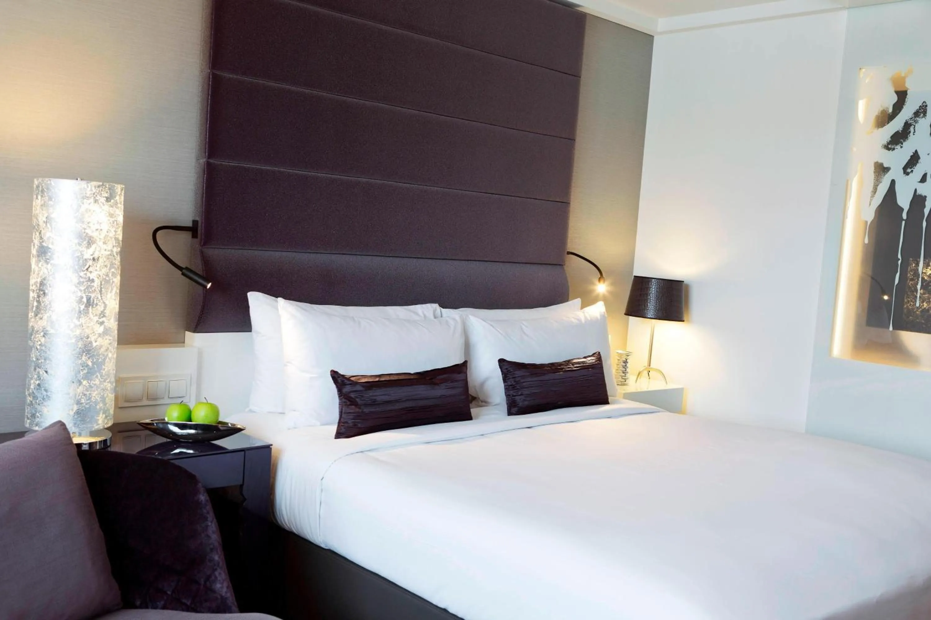 Photo of the whole room, Bed in Renaissance Vienna Schönbrunn Hotel