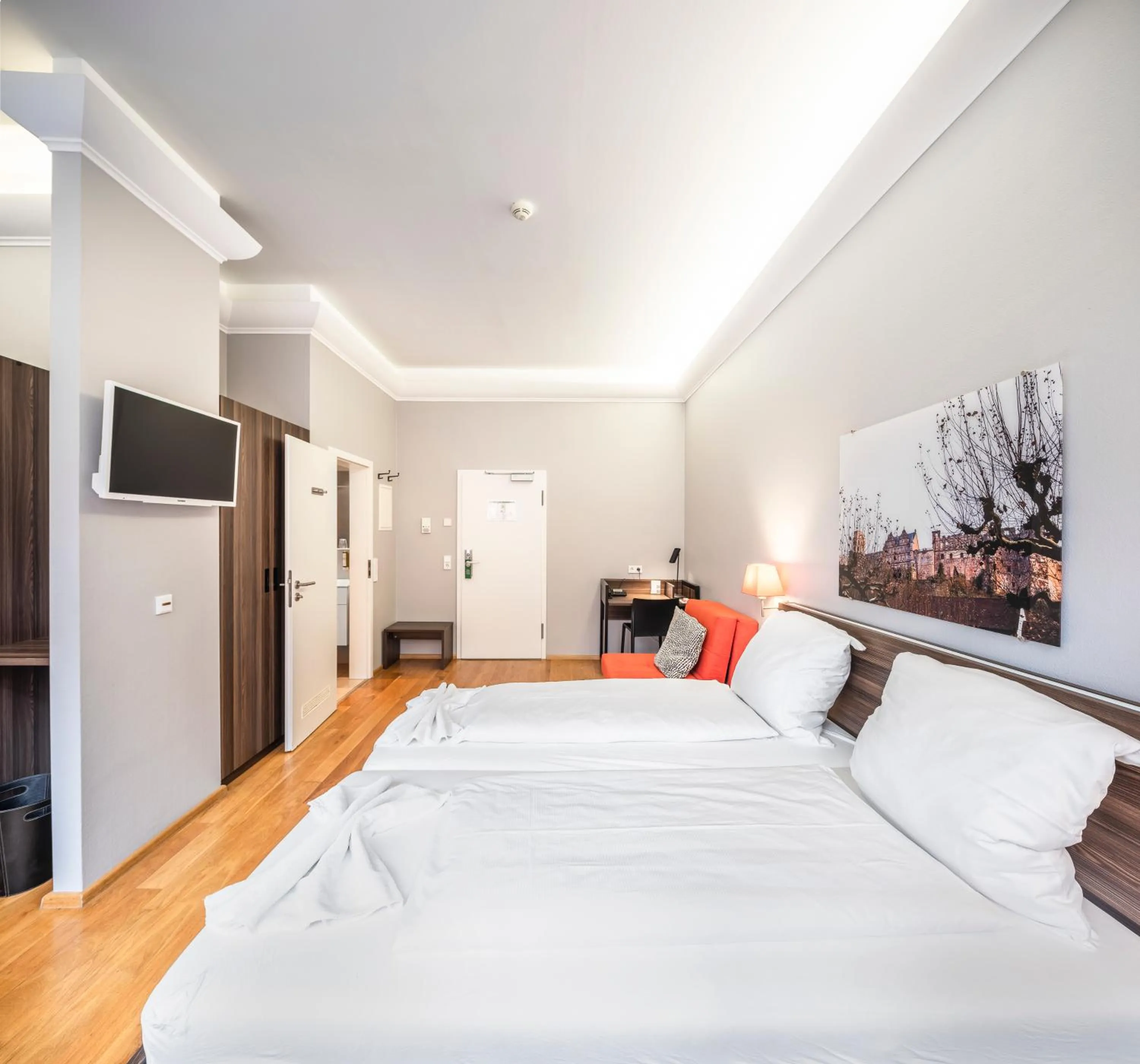 Photo of the whole room, Bed in BoardingWorld Heidelberg