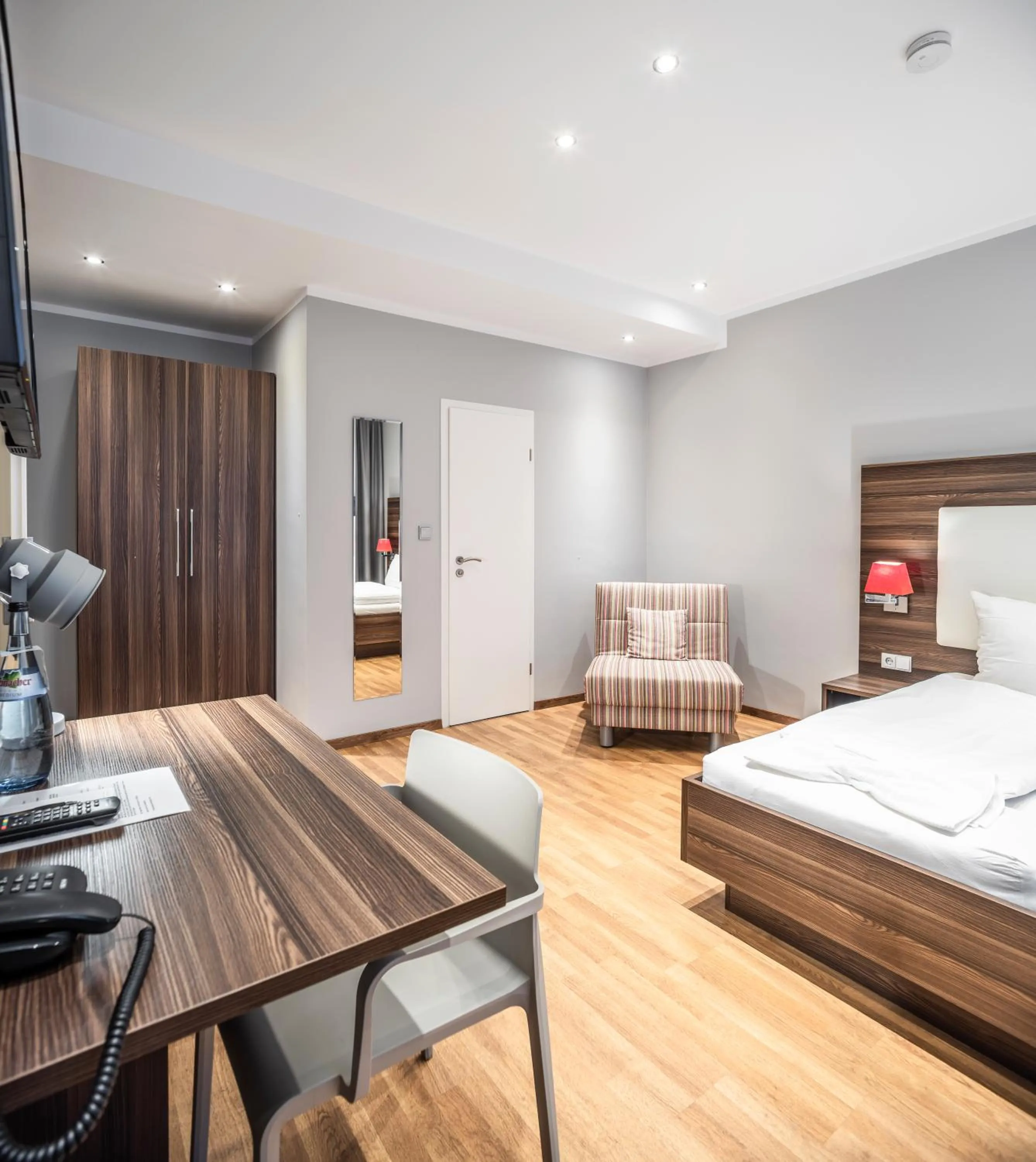 Photo of the whole room, Bed in BoardingWorld Heidelberg