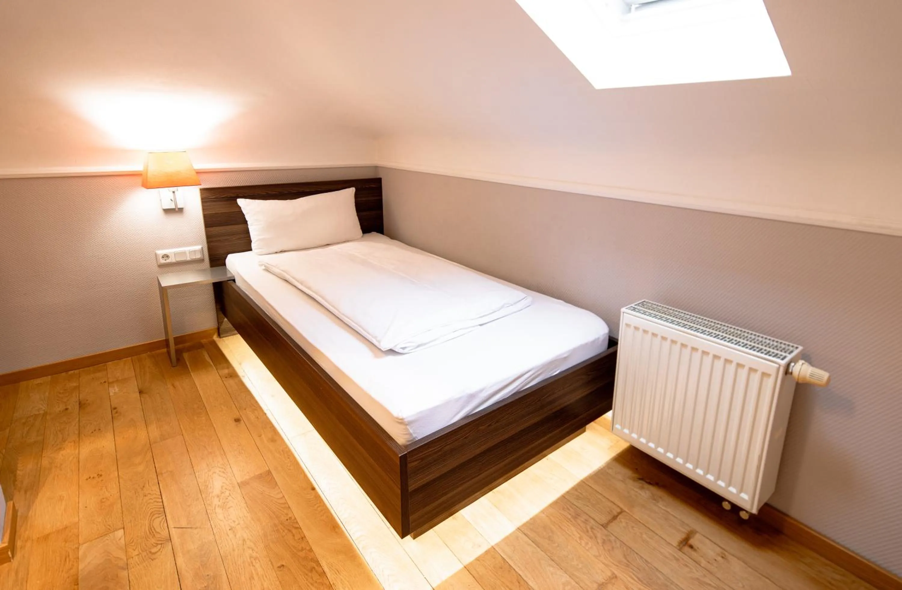 Photo of the whole room, Bed in BoardingWorld Heidelberg