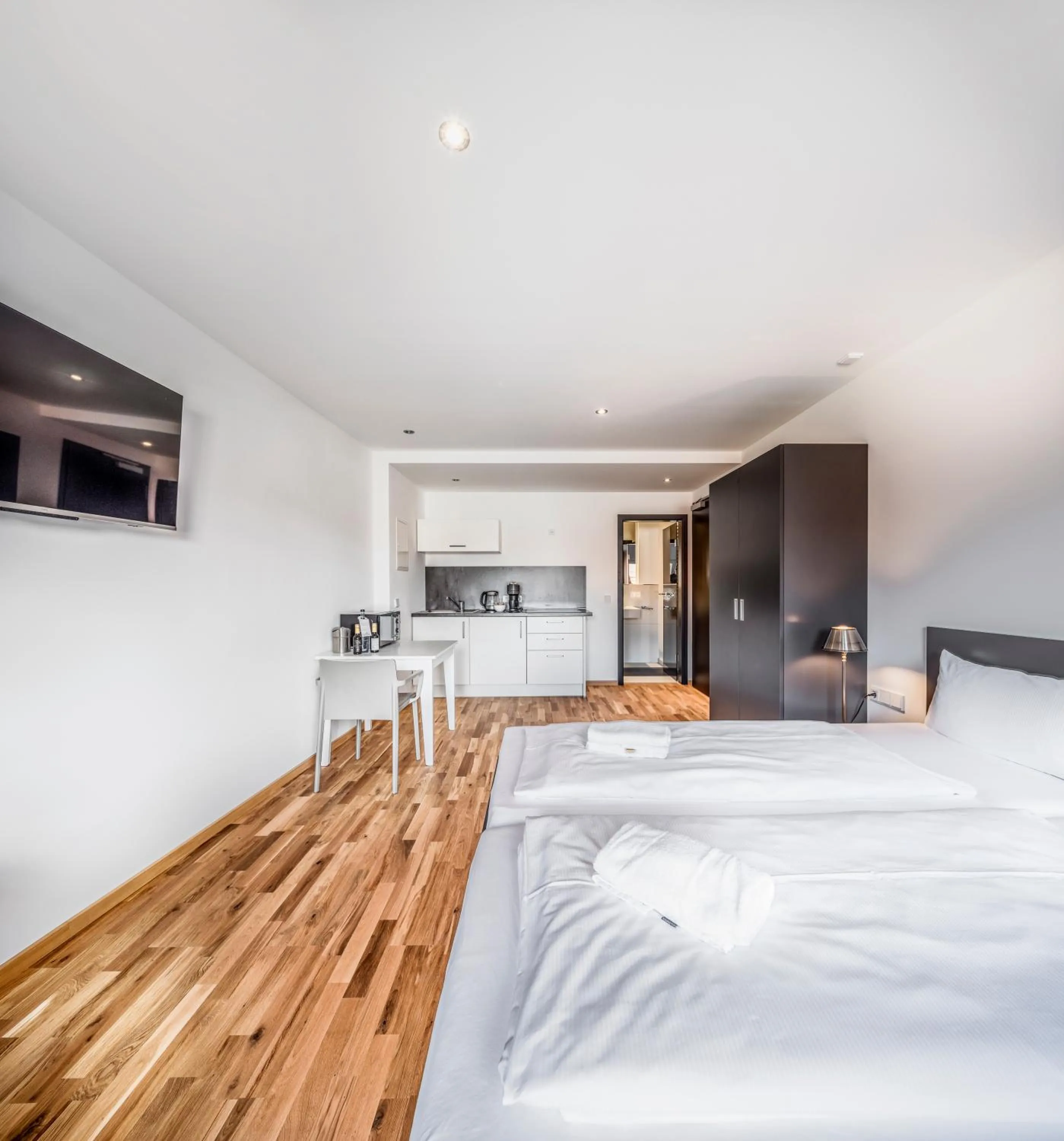 Photo of the whole room, Bed in BoardingWorld Heidelberg