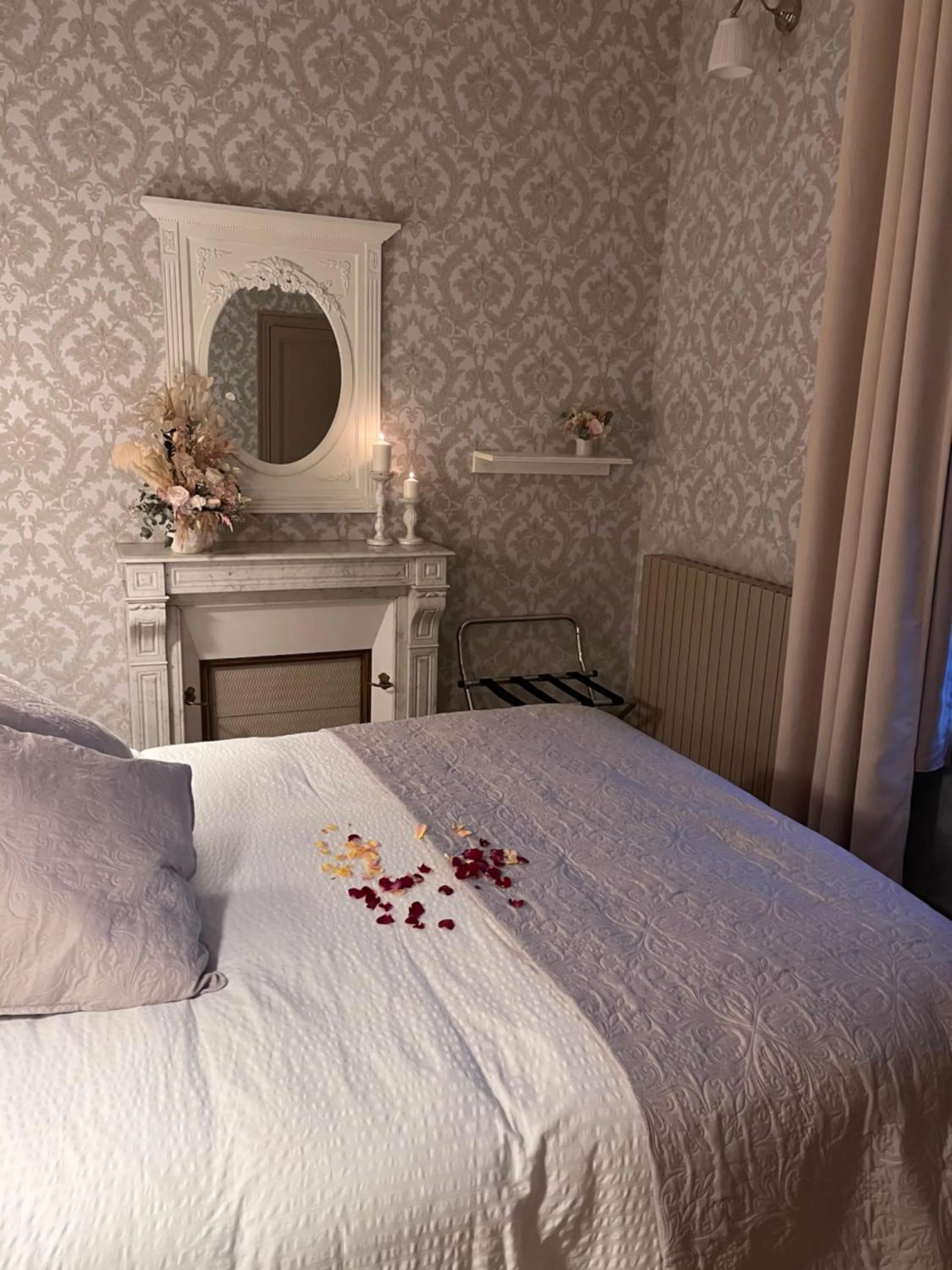 Bed in La Belle Epoque & Spa - Maison d'hôtes