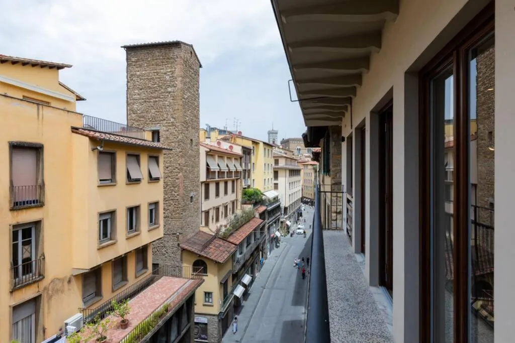 Property building in Ponte Vecchio Luxury Flat