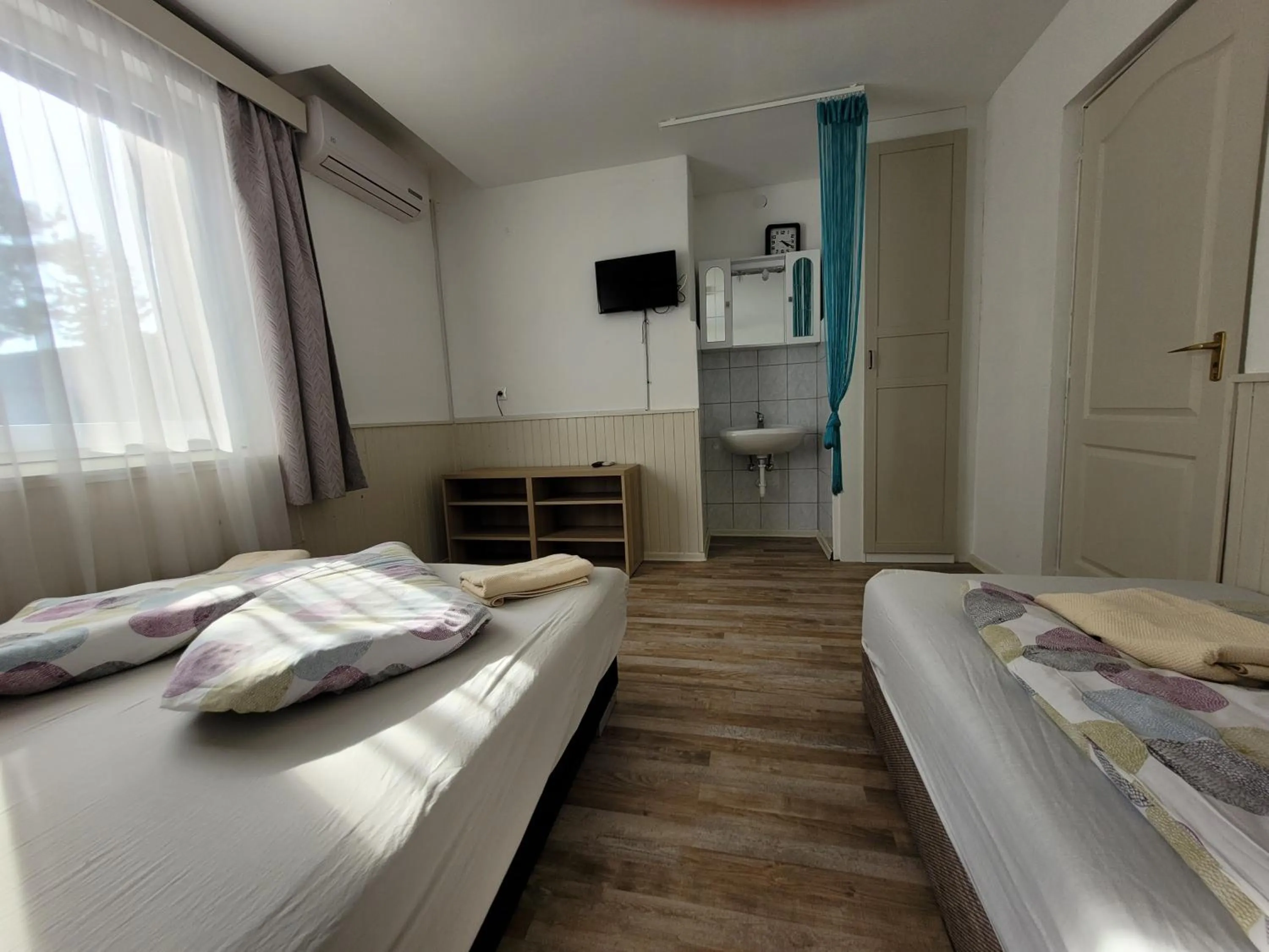 Photo of the whole room in VilLa AdeLe