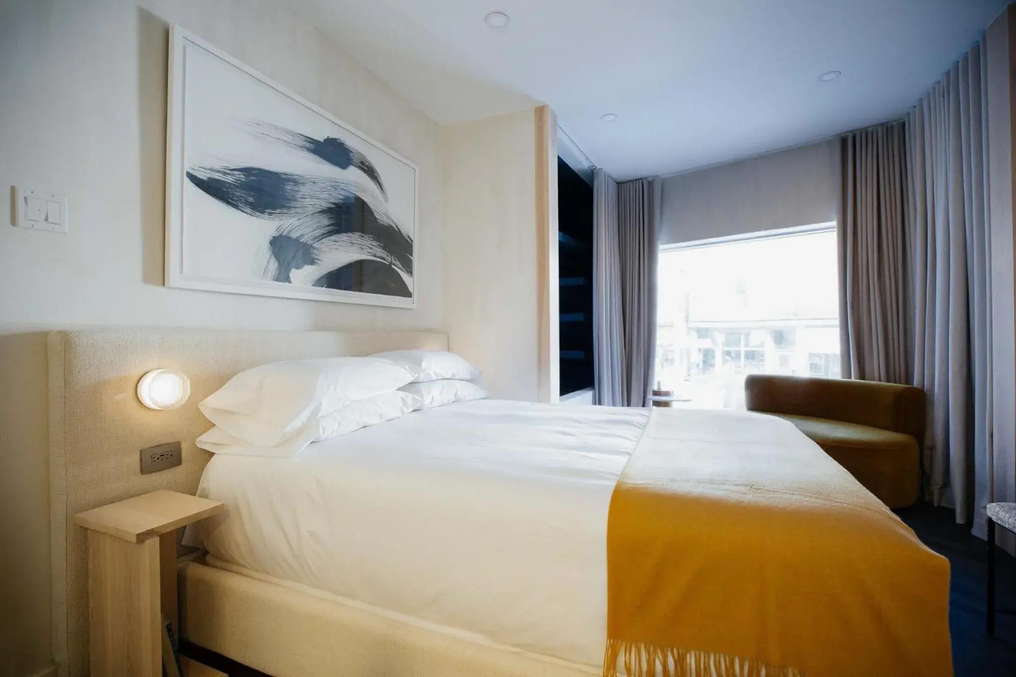 Property building, Bed in Ode Property building, Bed in Ode