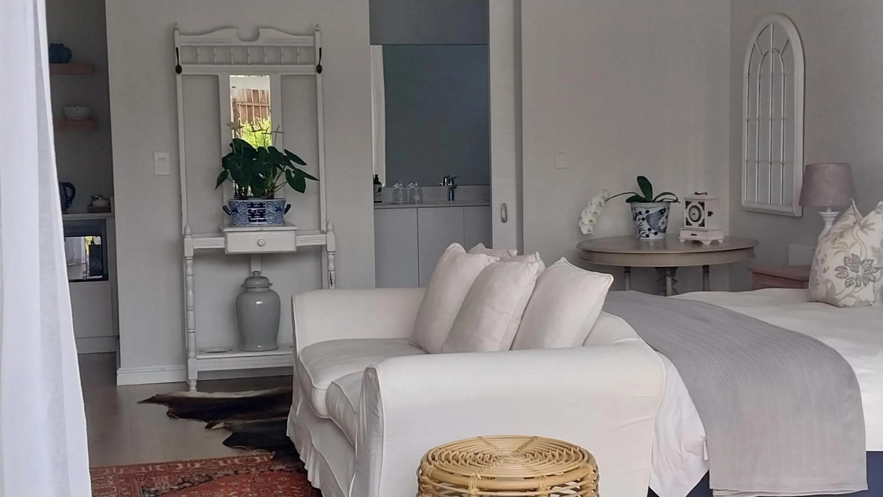 Seating area, Bed in Knysna Estate Lagoon - Garden Apartments- Secure Estate - off the grid