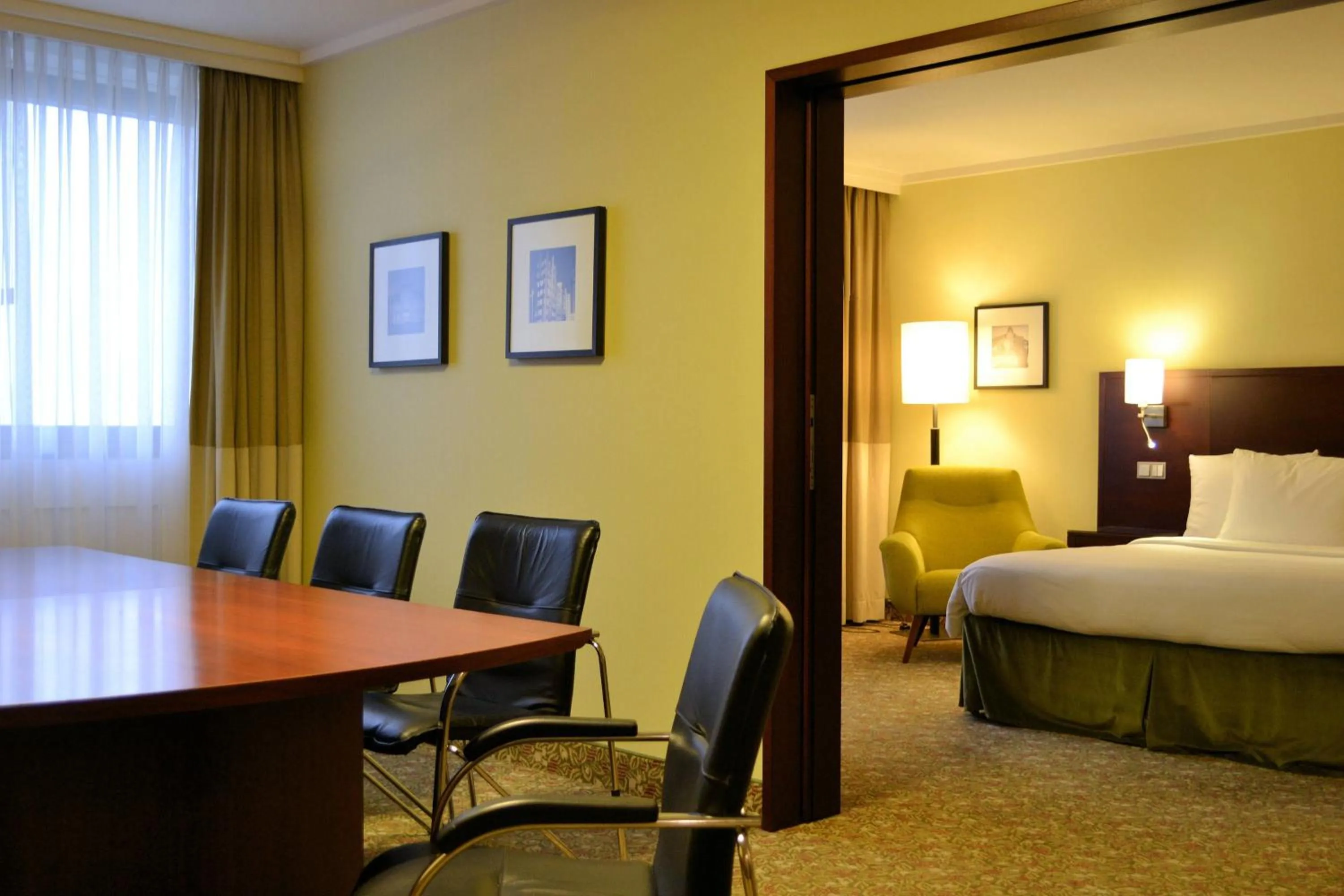 Photo of the whole room, Bed in Courtyard by Marriott Düsseldorf Seestern