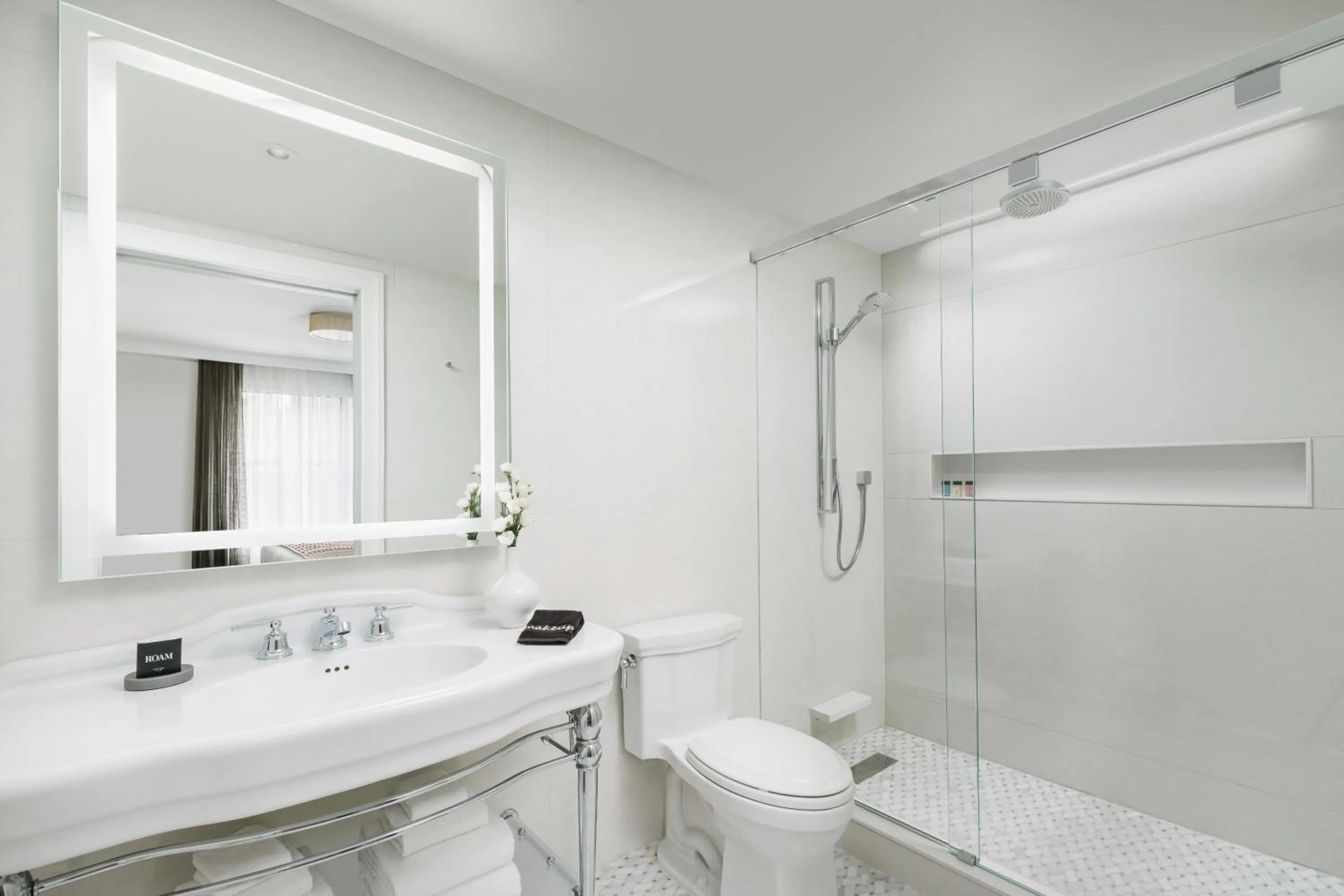 Shower in The Wallace Hotel