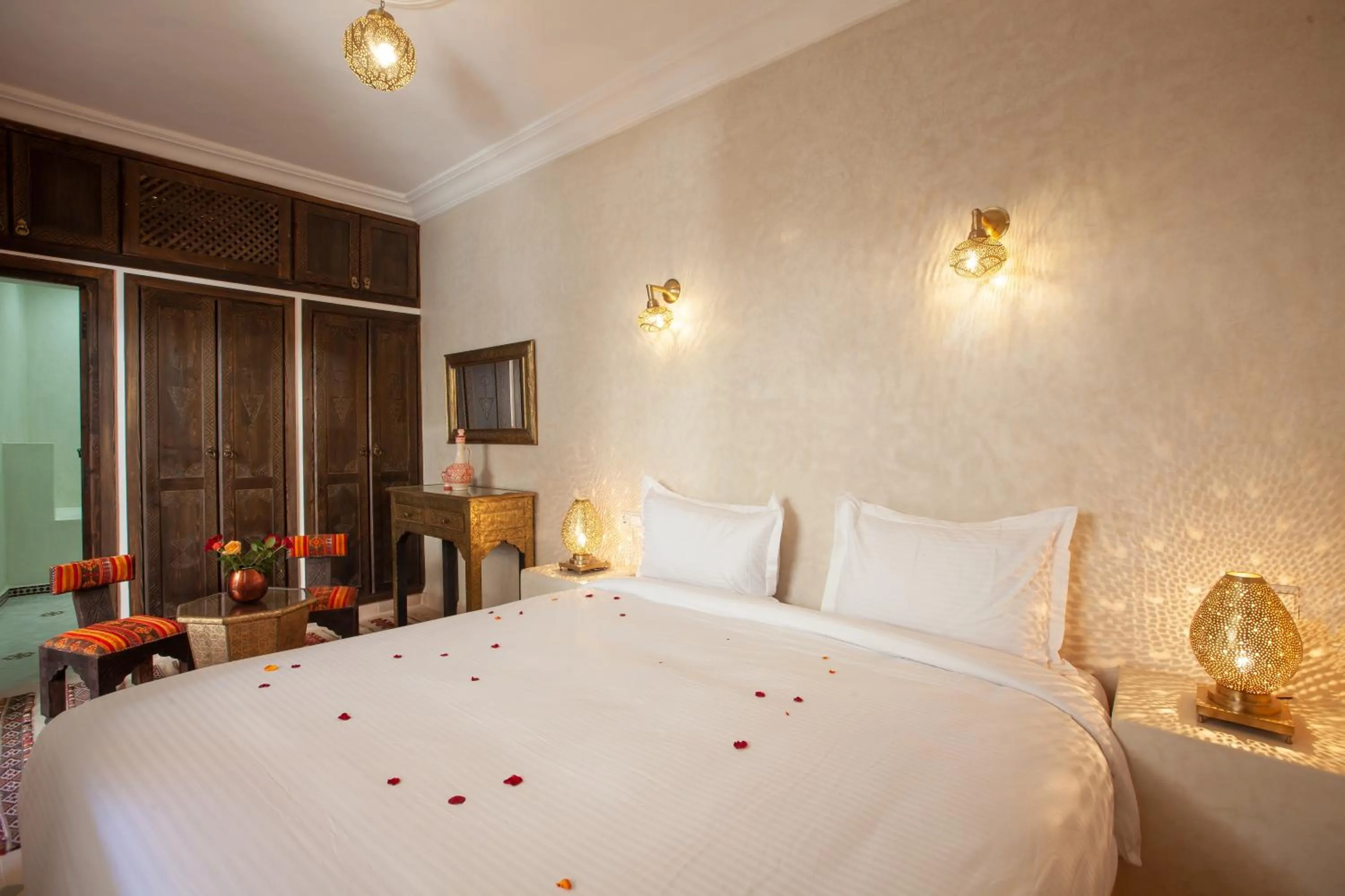 Photo of the whole room, Bed in Riad Salman