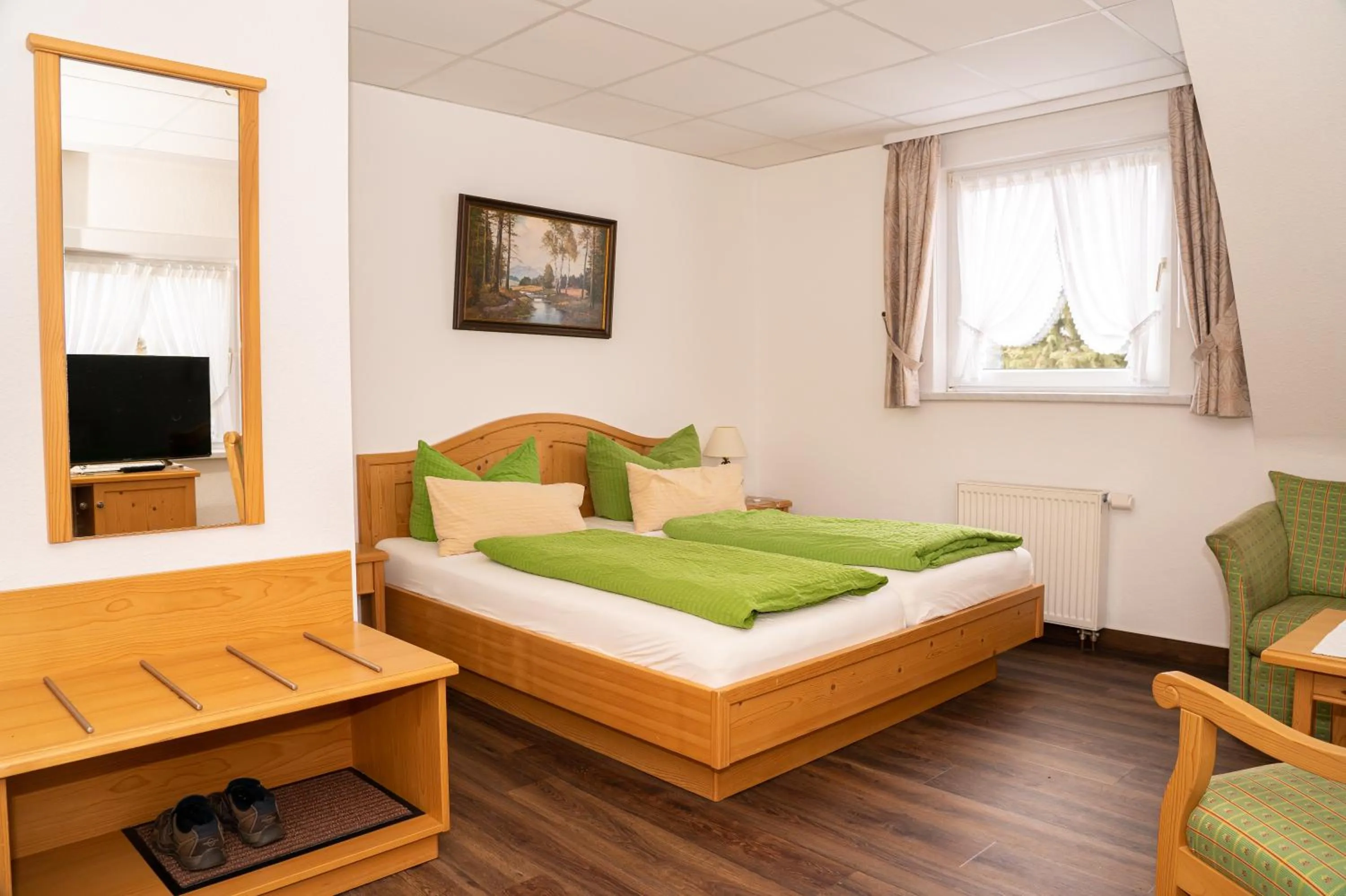 Photo of the whole room, Bed in Hotel und Berggasthof Zum Sonnenhof