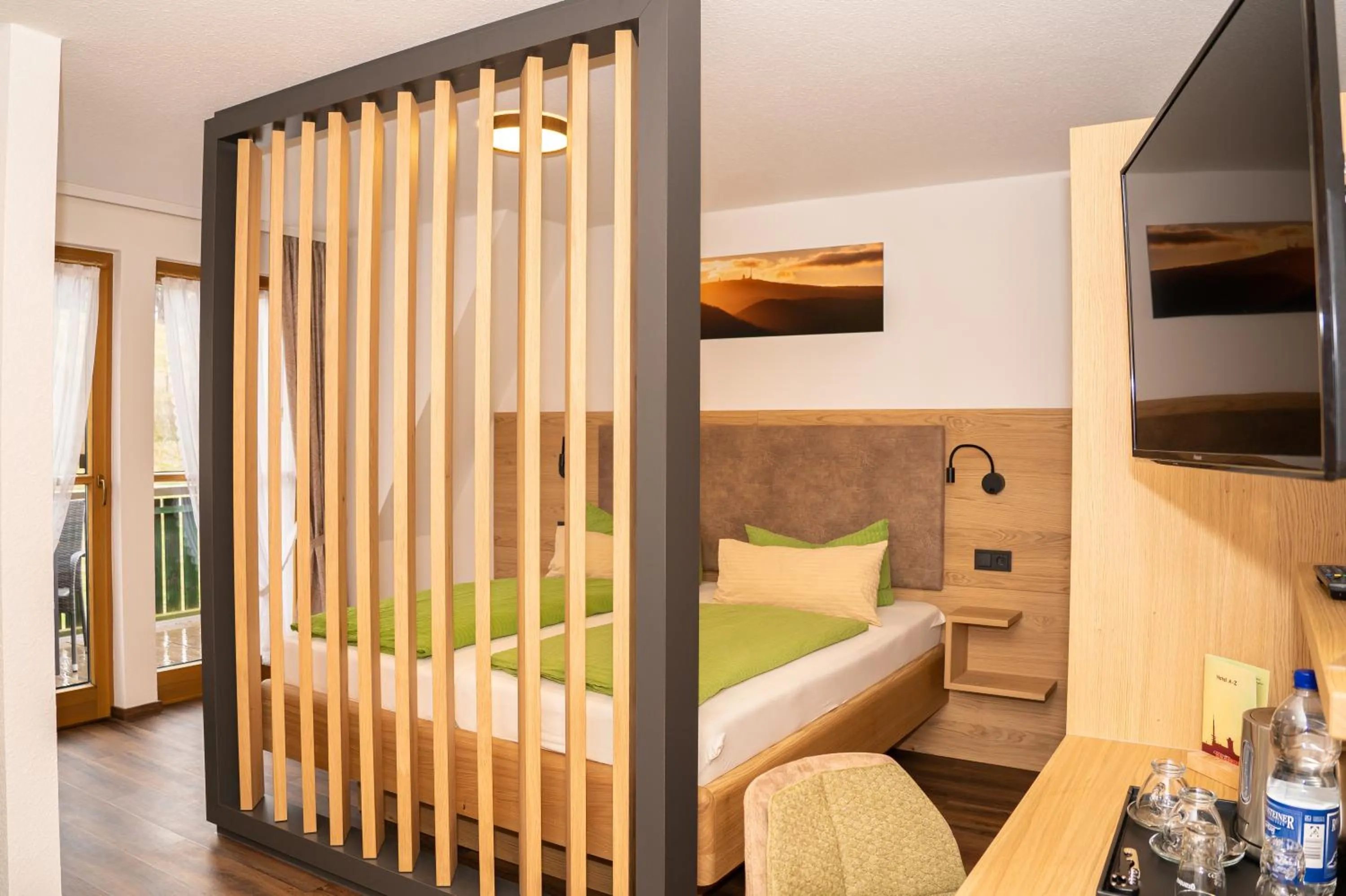 Living room, Bed in Hotel und Berggasthof Zum Sonnenhof