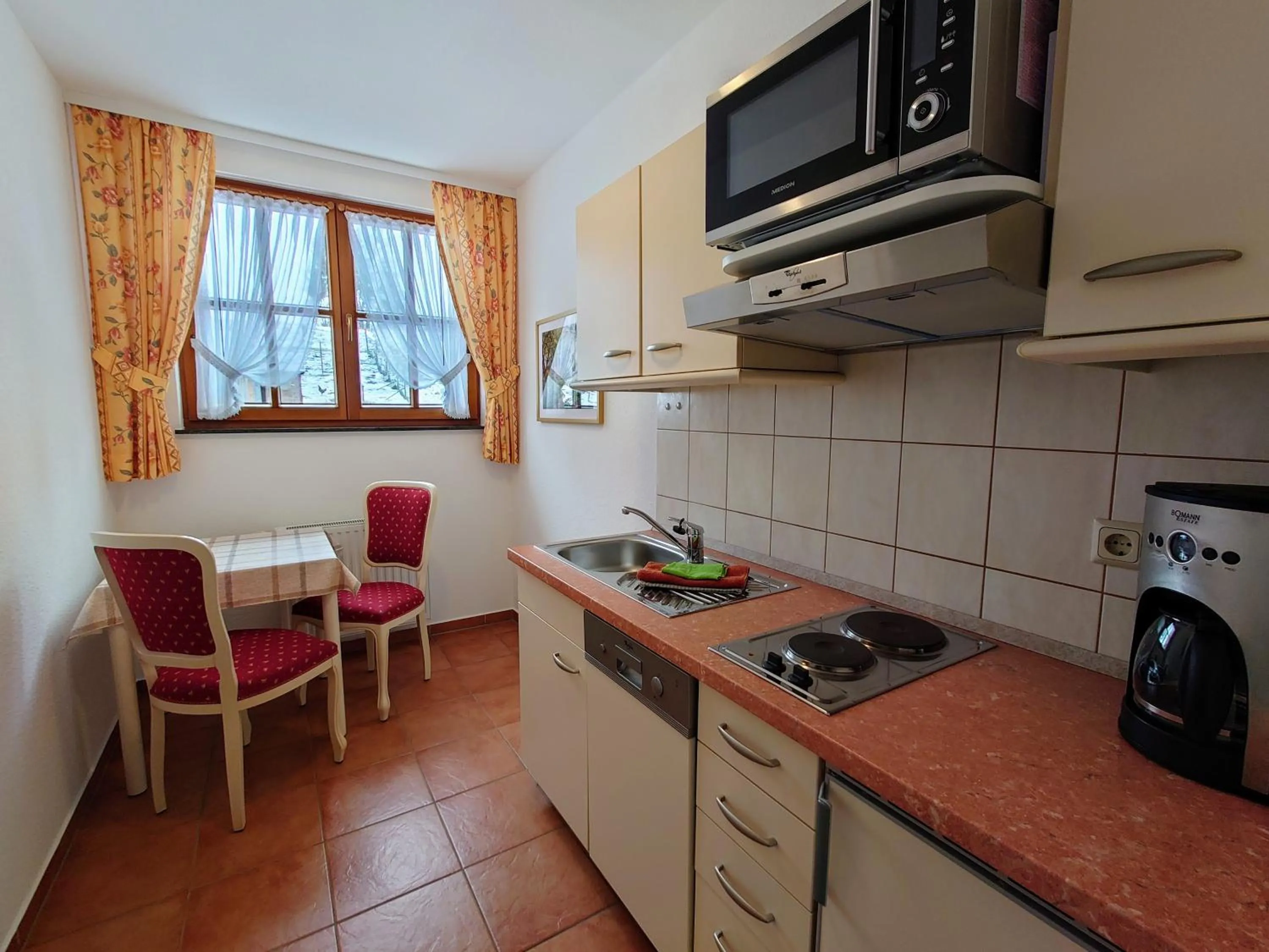 Kitchen or kitchenette in Hotel und Berggasthof Zum Sonnenhof