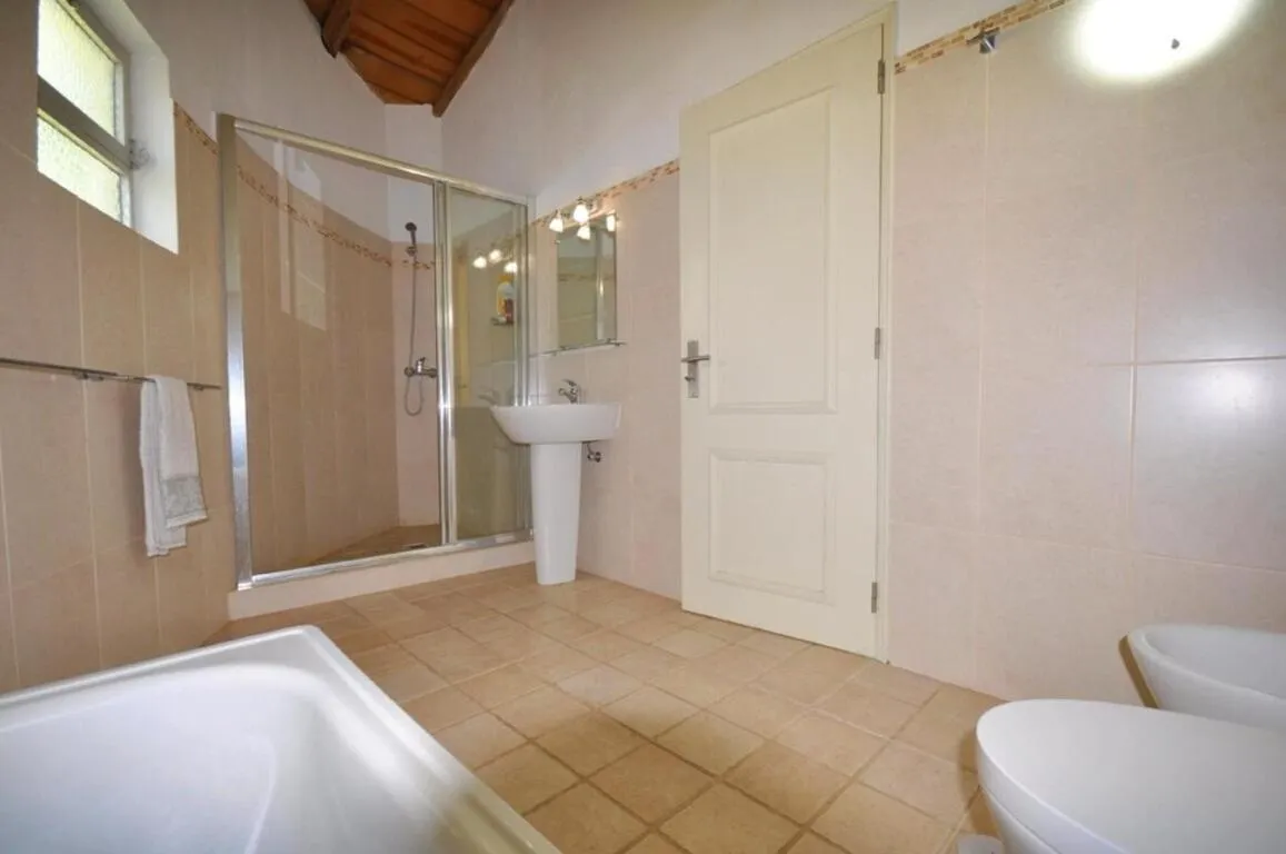 Fantastic outdoor area, private pool, Tennis Court Golf Practice Facility