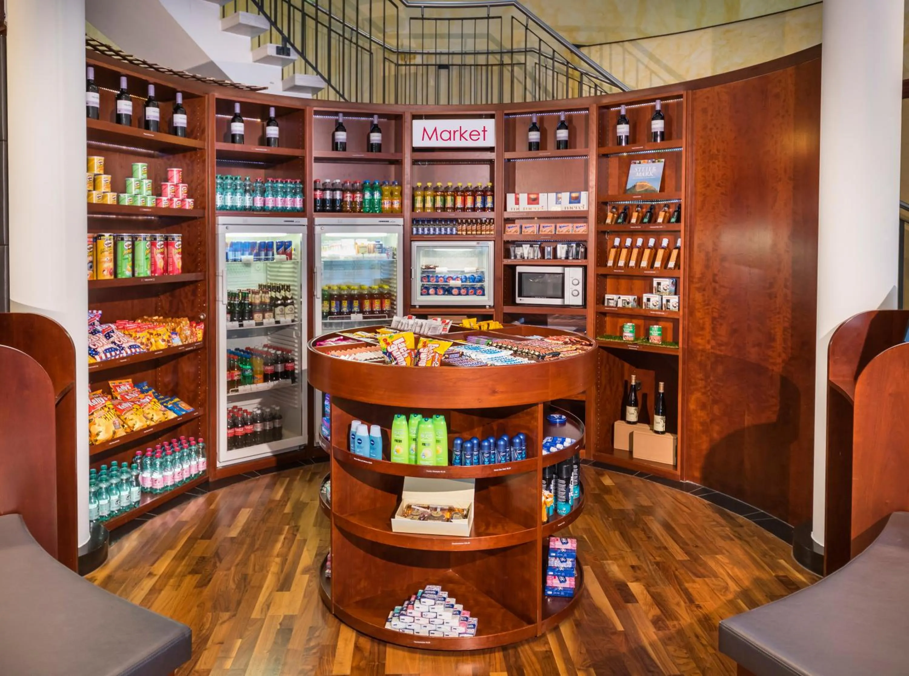 Shopping Area in Hotel Ramada by Wyndham Graz