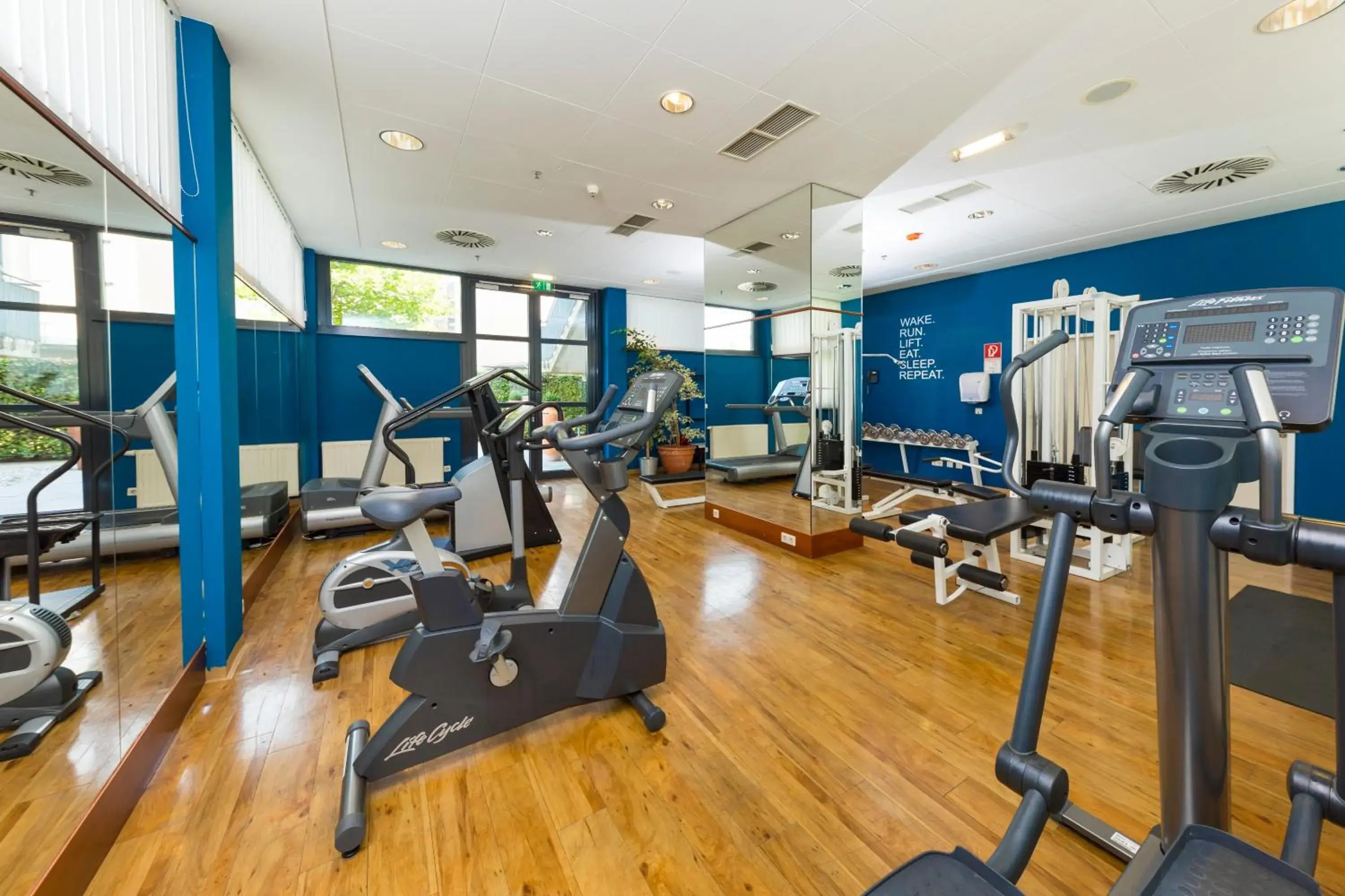 Fitness centre/facilities in Hotel Ramada by Wyndham Graz Fitness centre/facilities in Hotel Ramada by Wyndham Graz