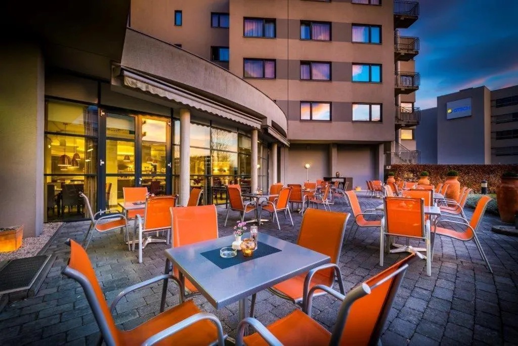 Patio in Hotel Ramada by Wyndham Graz