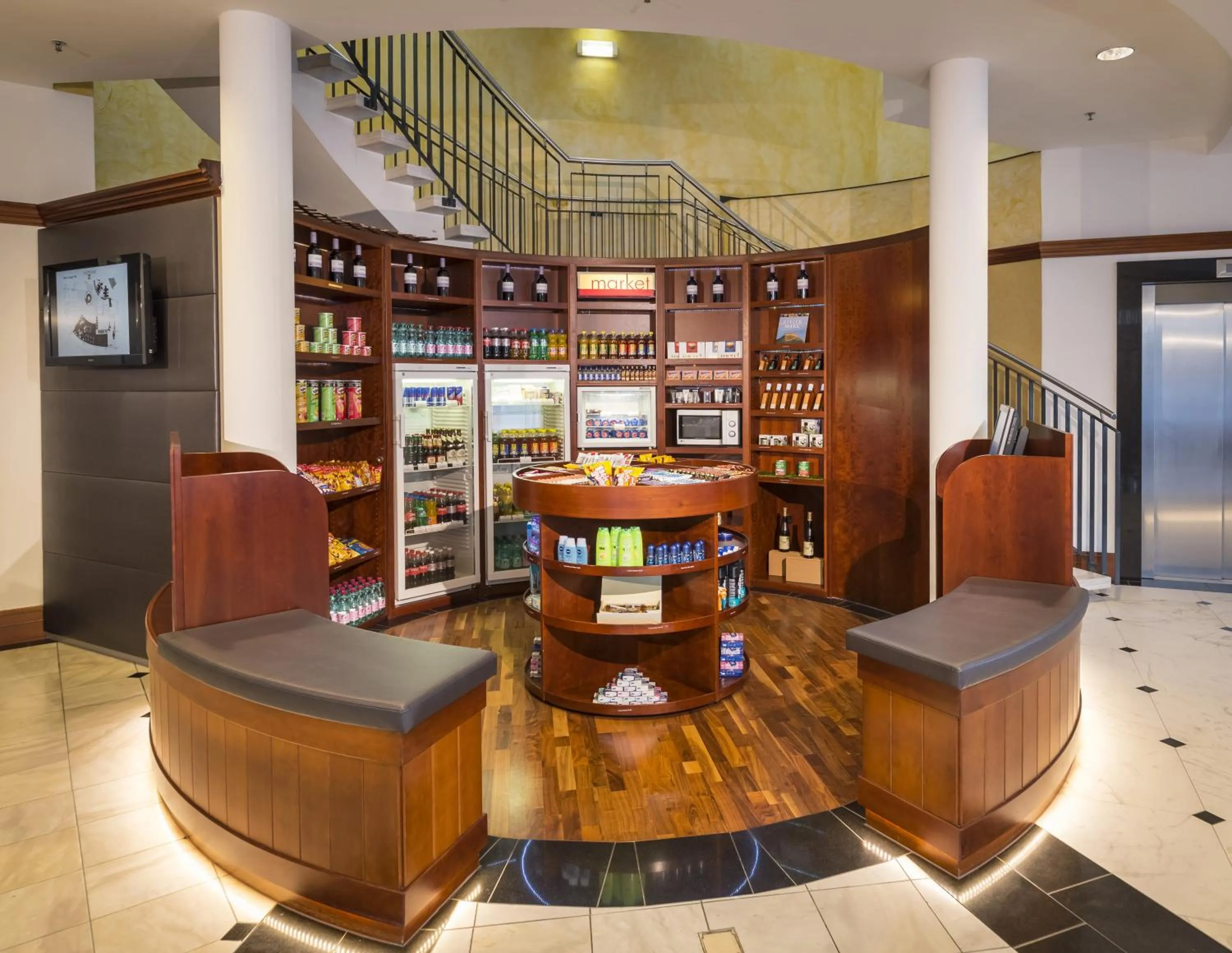 Shopping Area in Hotel Ramada by Wyndham Graz