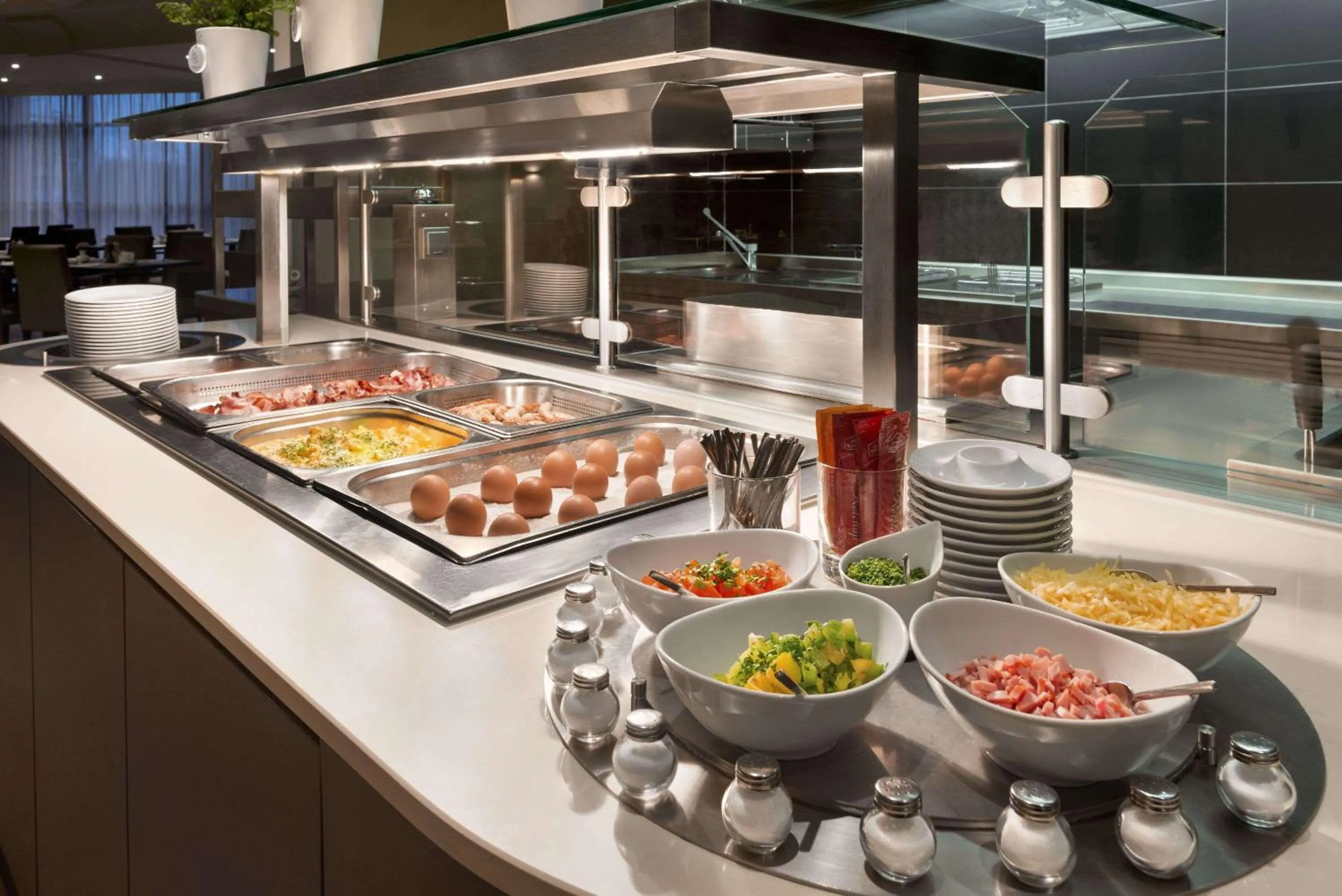 Restaurant/places to eat in Hotel Ramada by Wyndham Graz