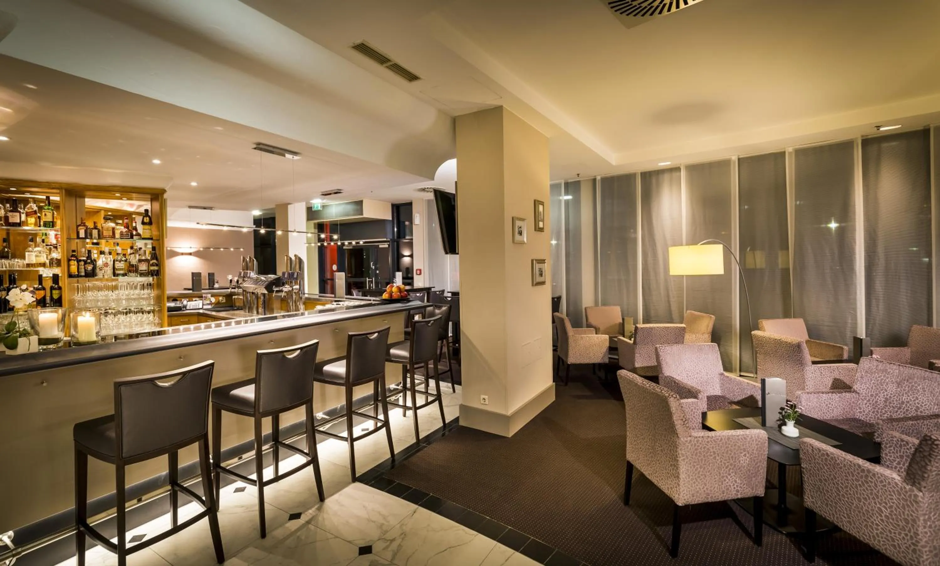 Lounge or bar in Hotel Ramada by Wyndham Graz