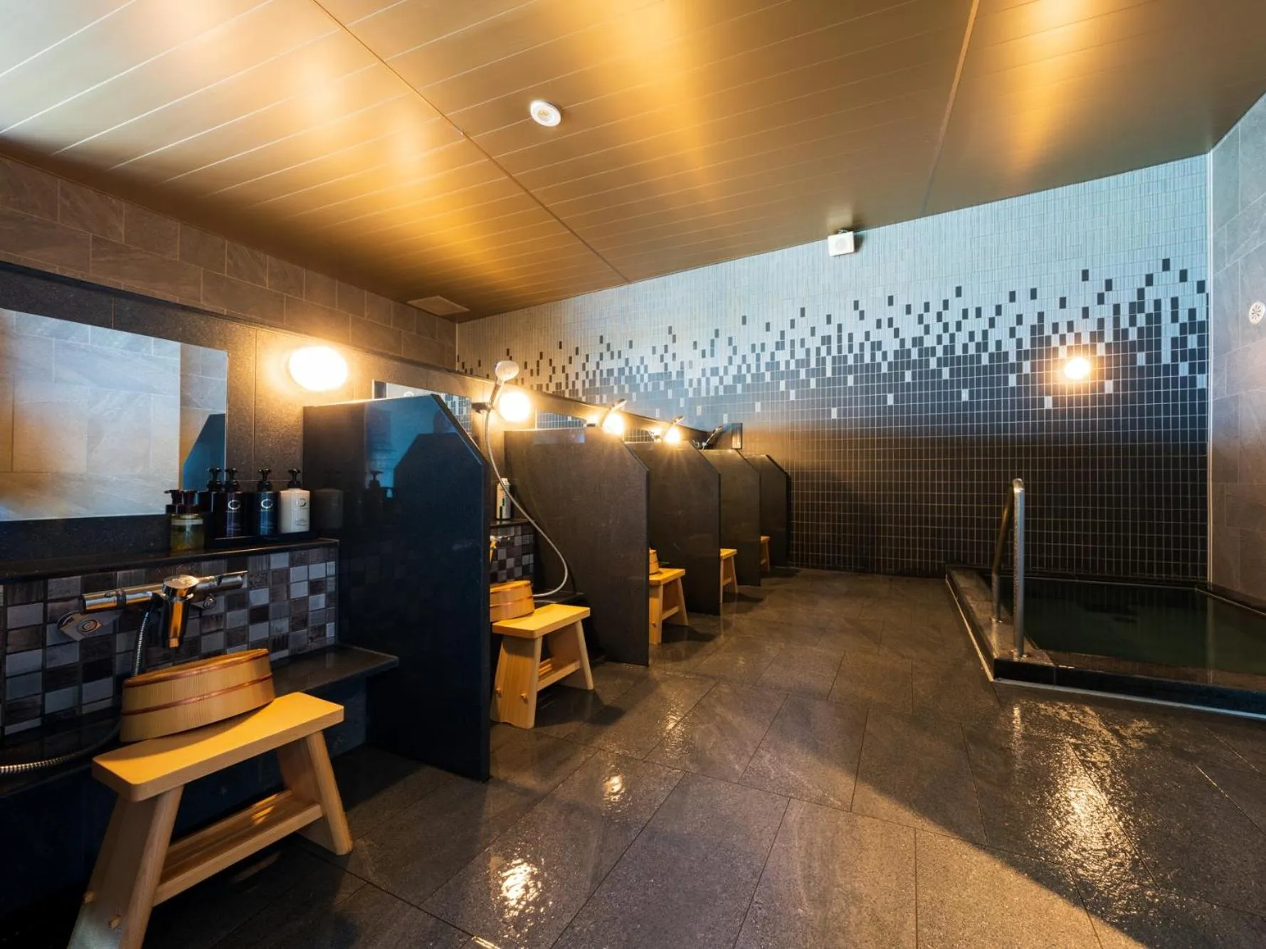 Public Bath in Grandvrio Hotel Beppuwan Wakura - ROUTE INN HOTELS -