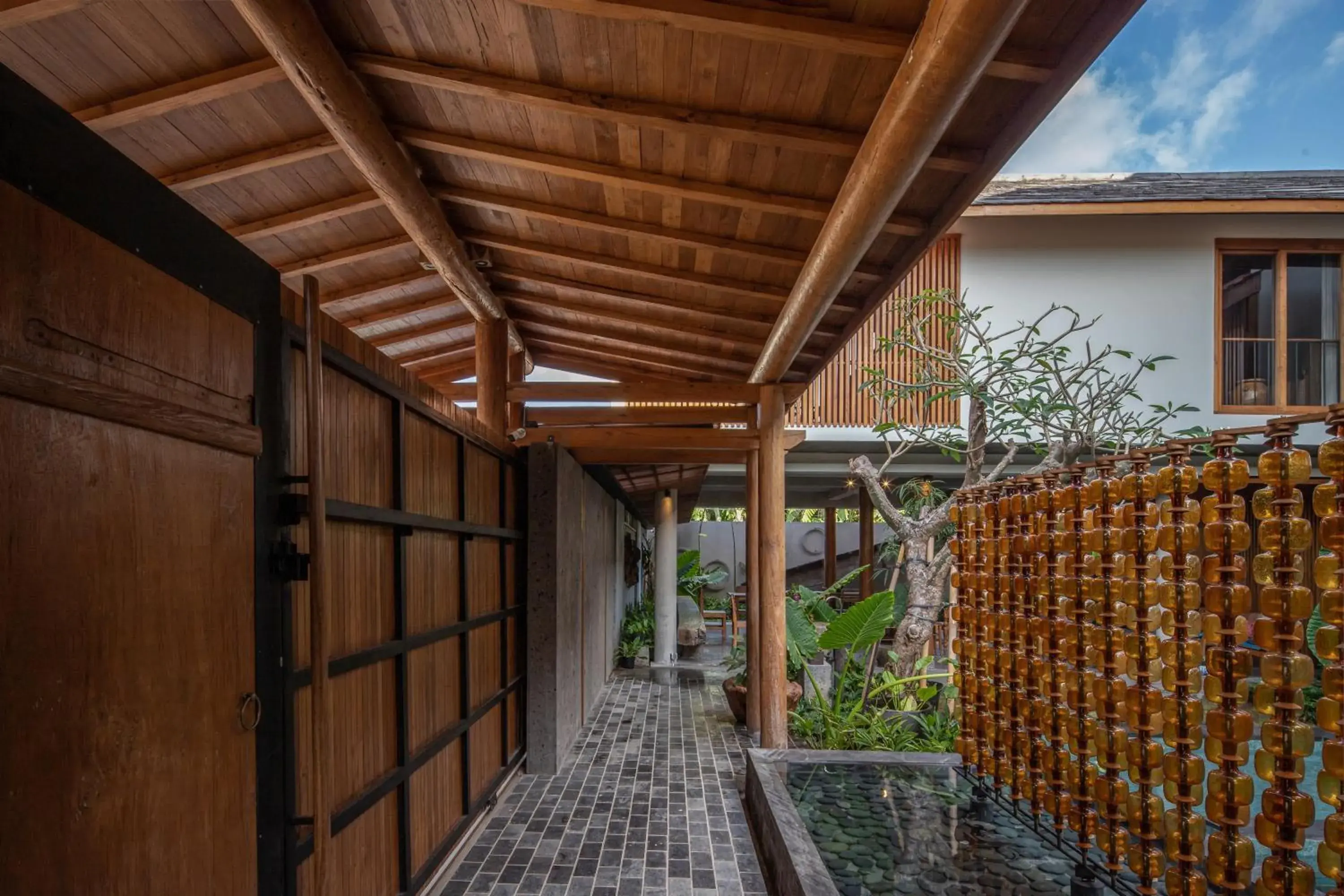 Property building in Tekuni 2 Property building in Tekuni 2