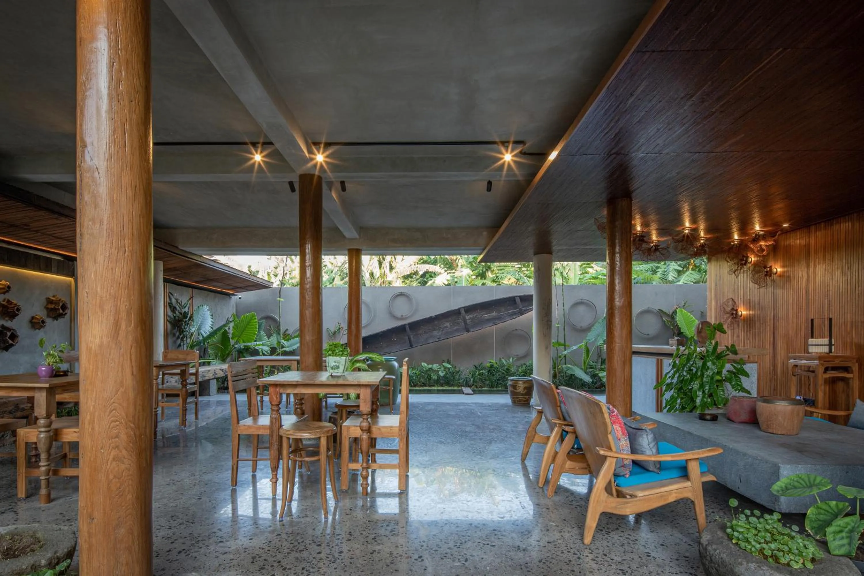 Restaurant/places to eat in Tekuni 2