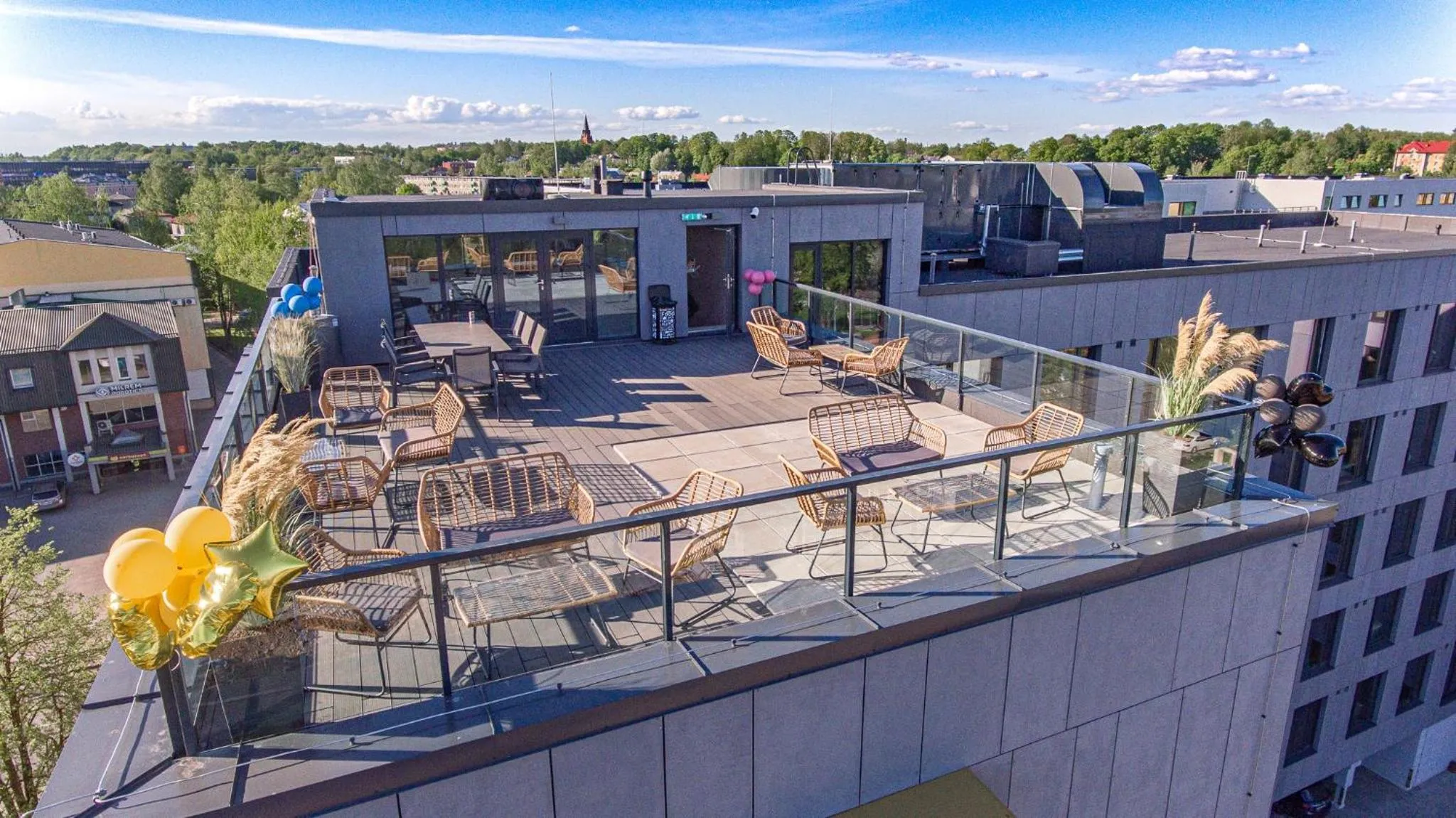 Hugo Apartment Hotel