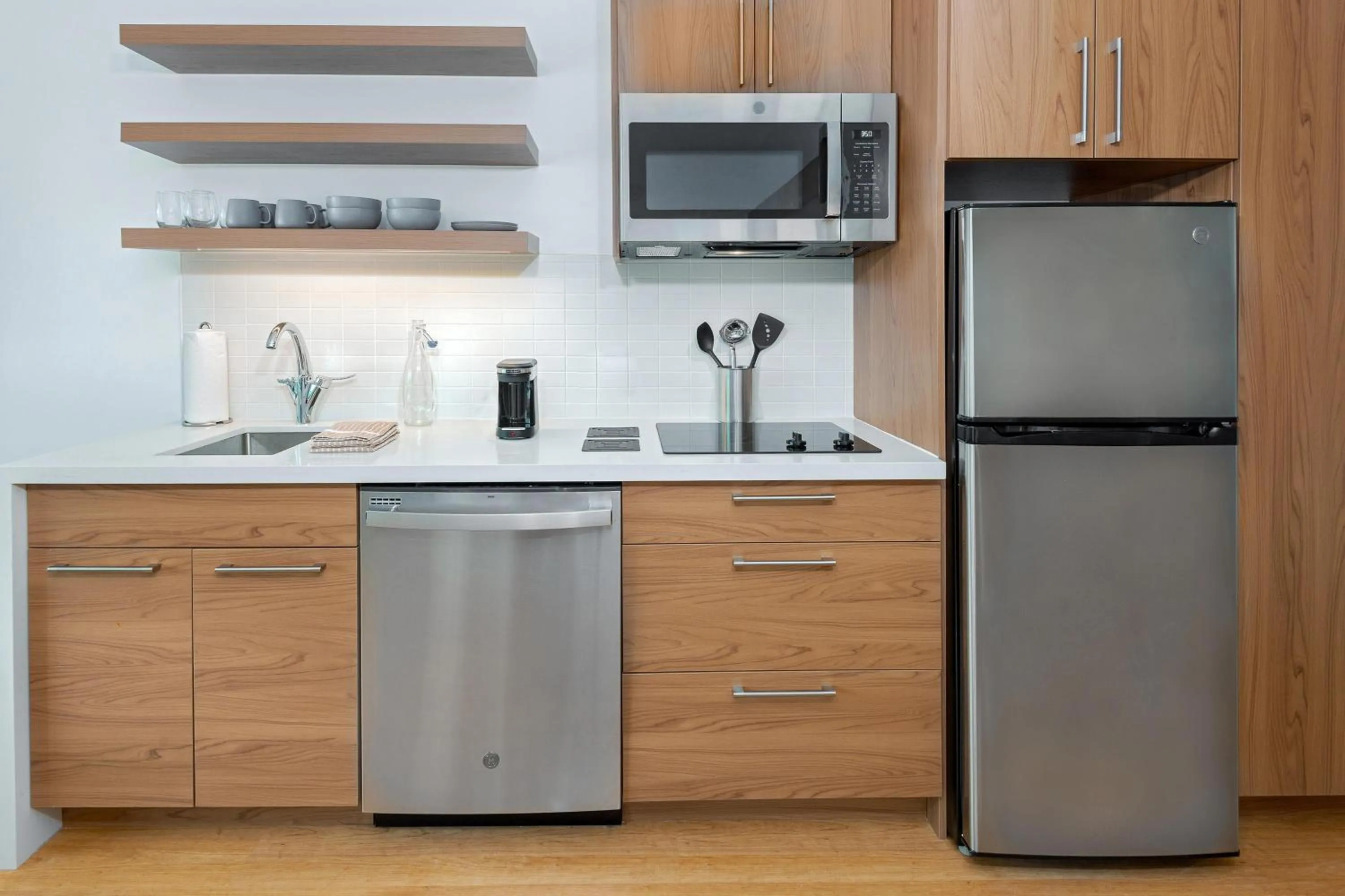 Kitchen or kitchenette in Element Atlanta Midtown