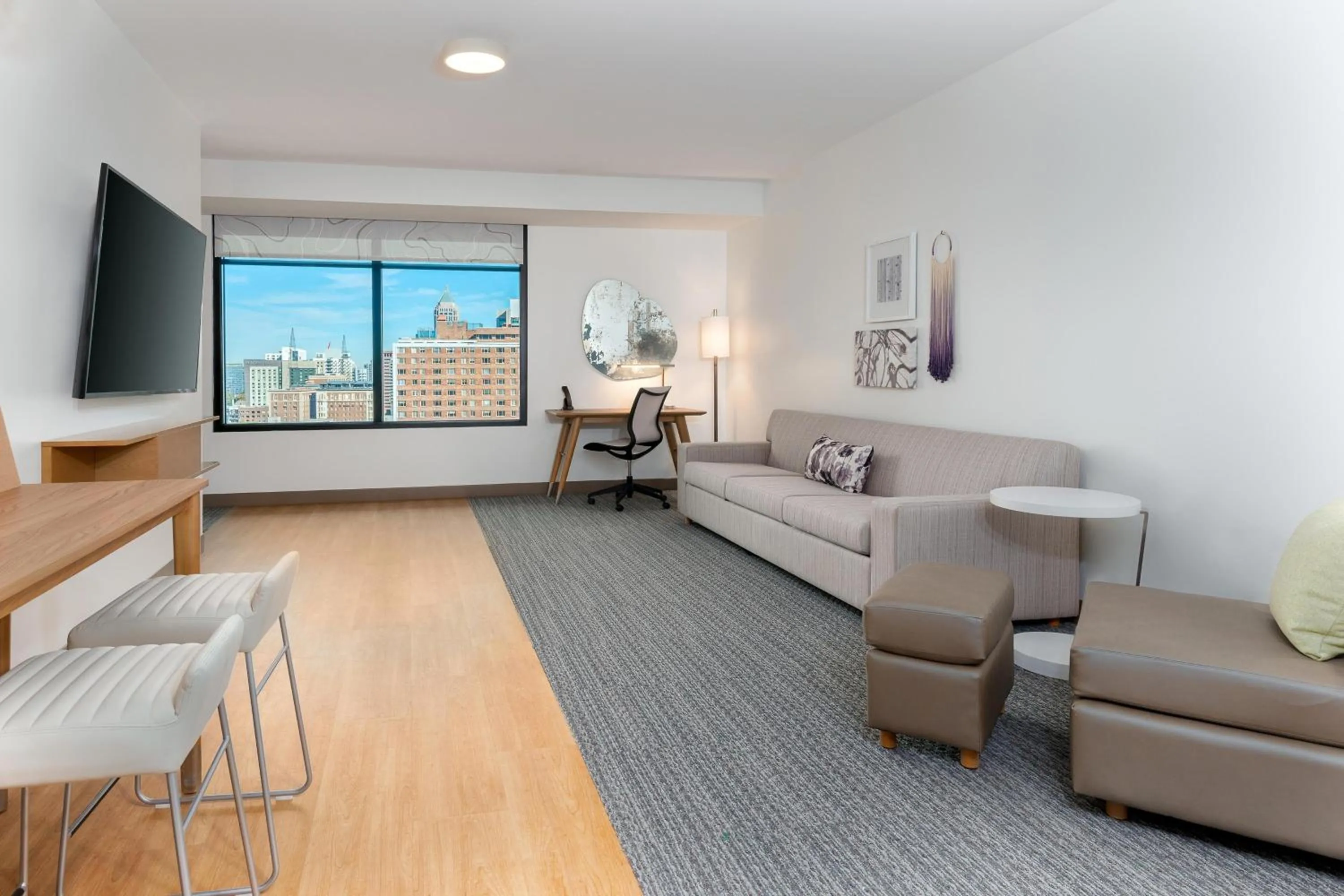 Photo of the whole room in Element Atlanta Midtown