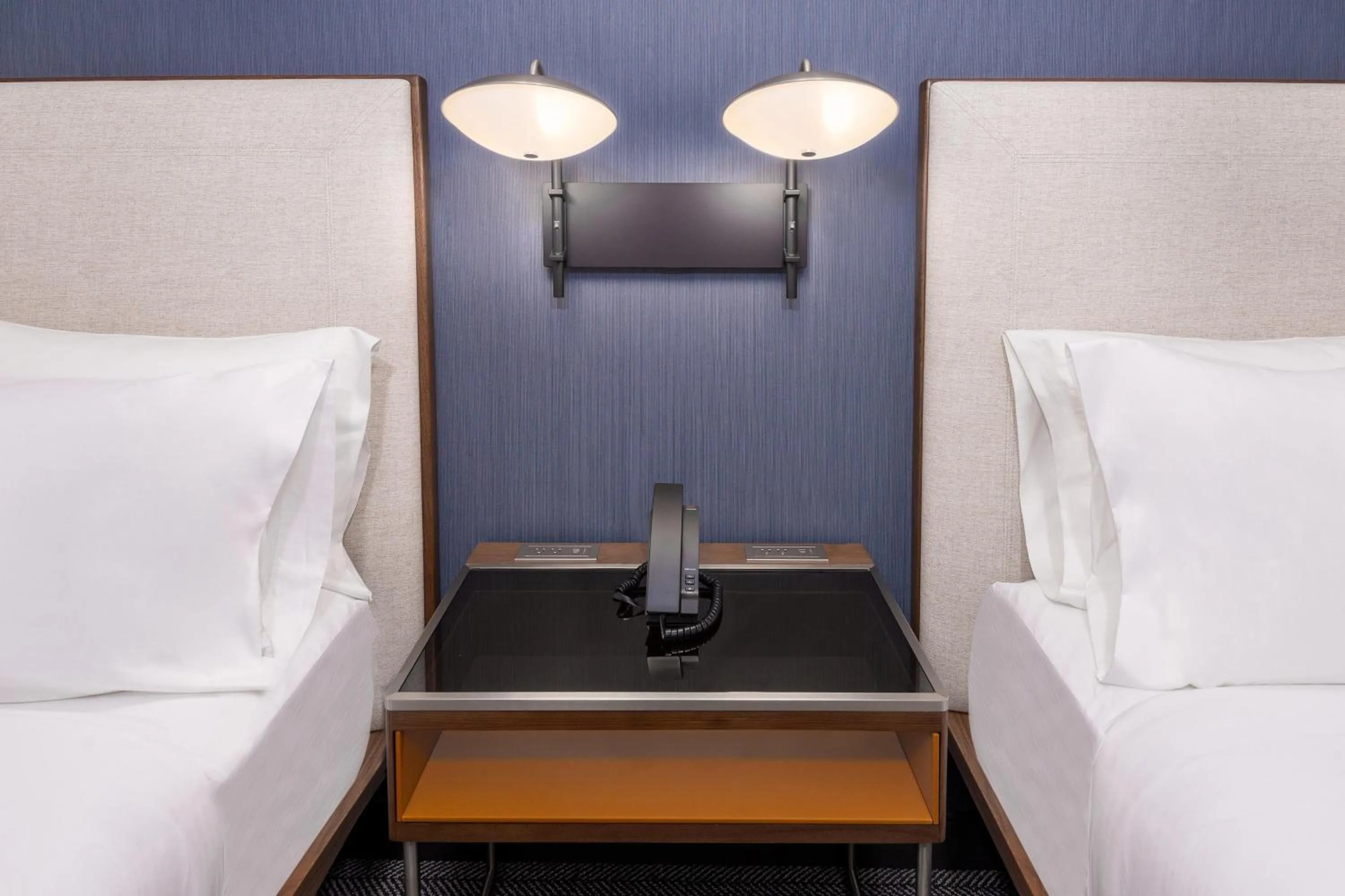 Photo of the whole room, Bed in Courtyard by Marriott Atlanta Midtown