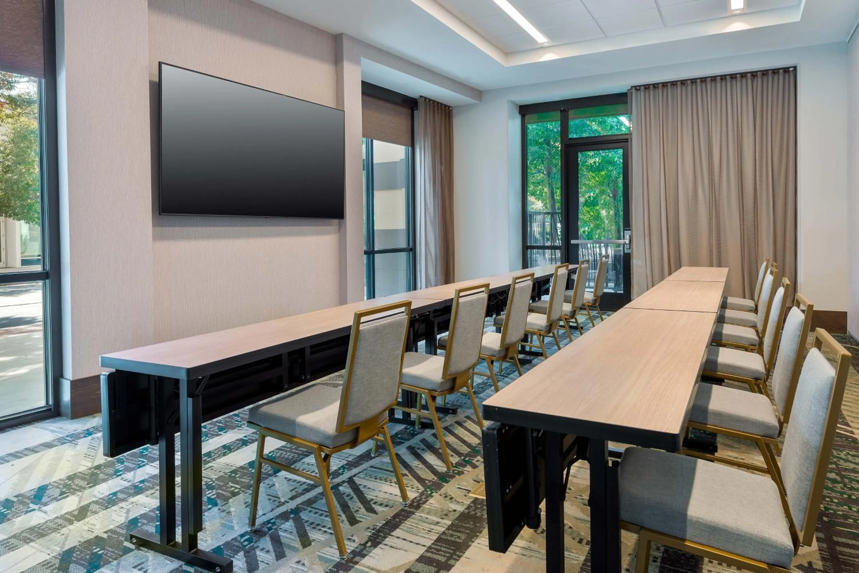 Meeting/conference room in Courtyard by Marriott Atlanta Midtown