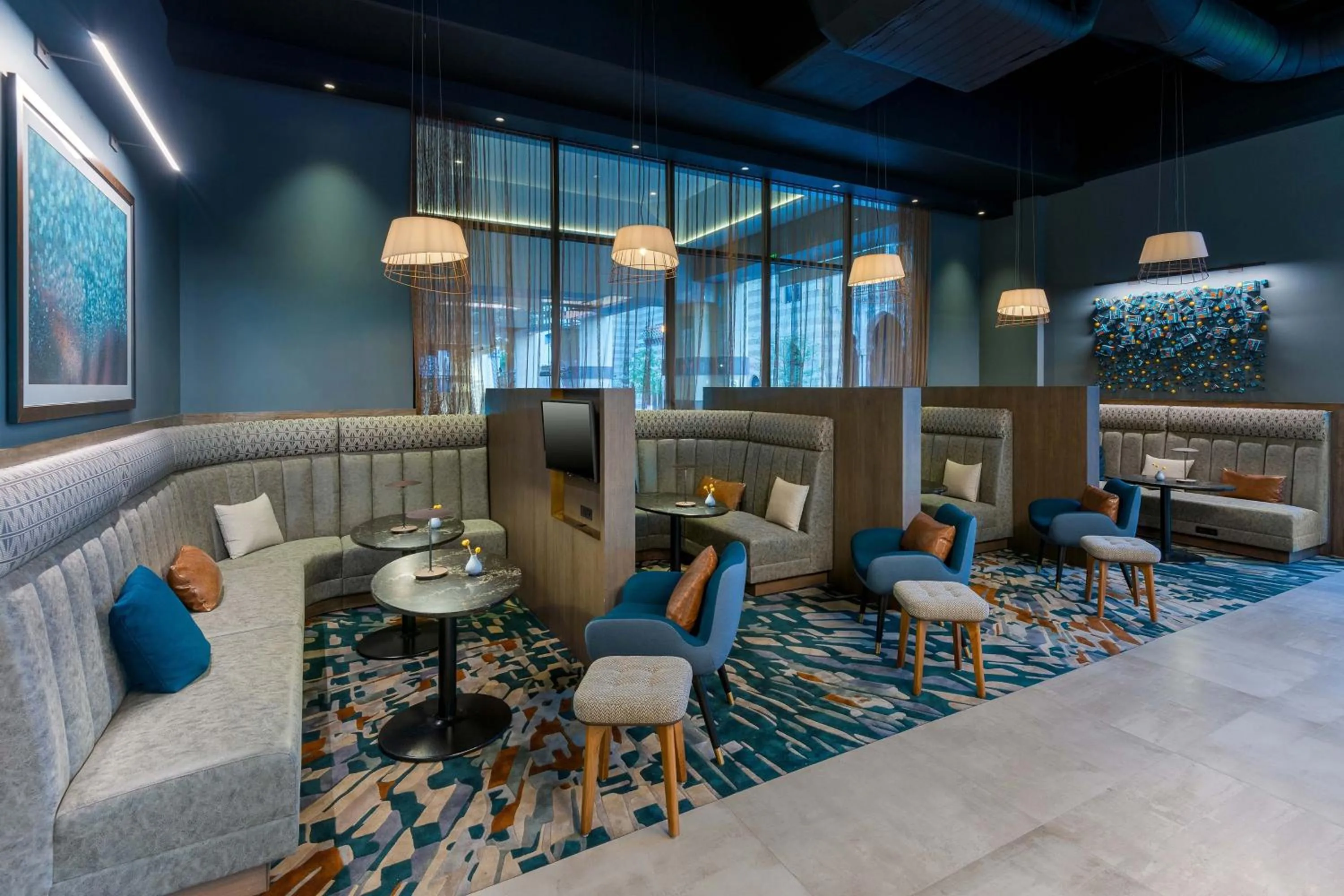 Lounge or bar in Courtyard by Marriott Atlanta Midtown
