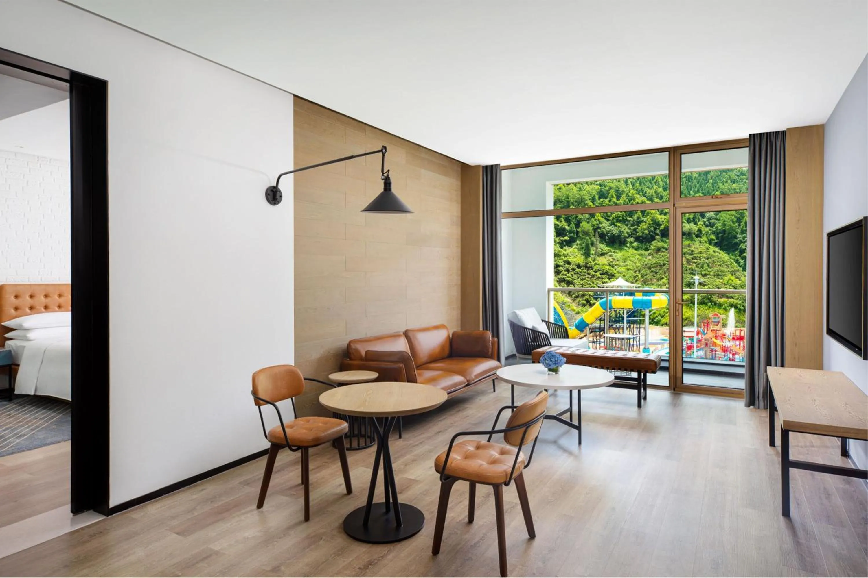 Living room in Four Points by Sheraton Qiandao Lake