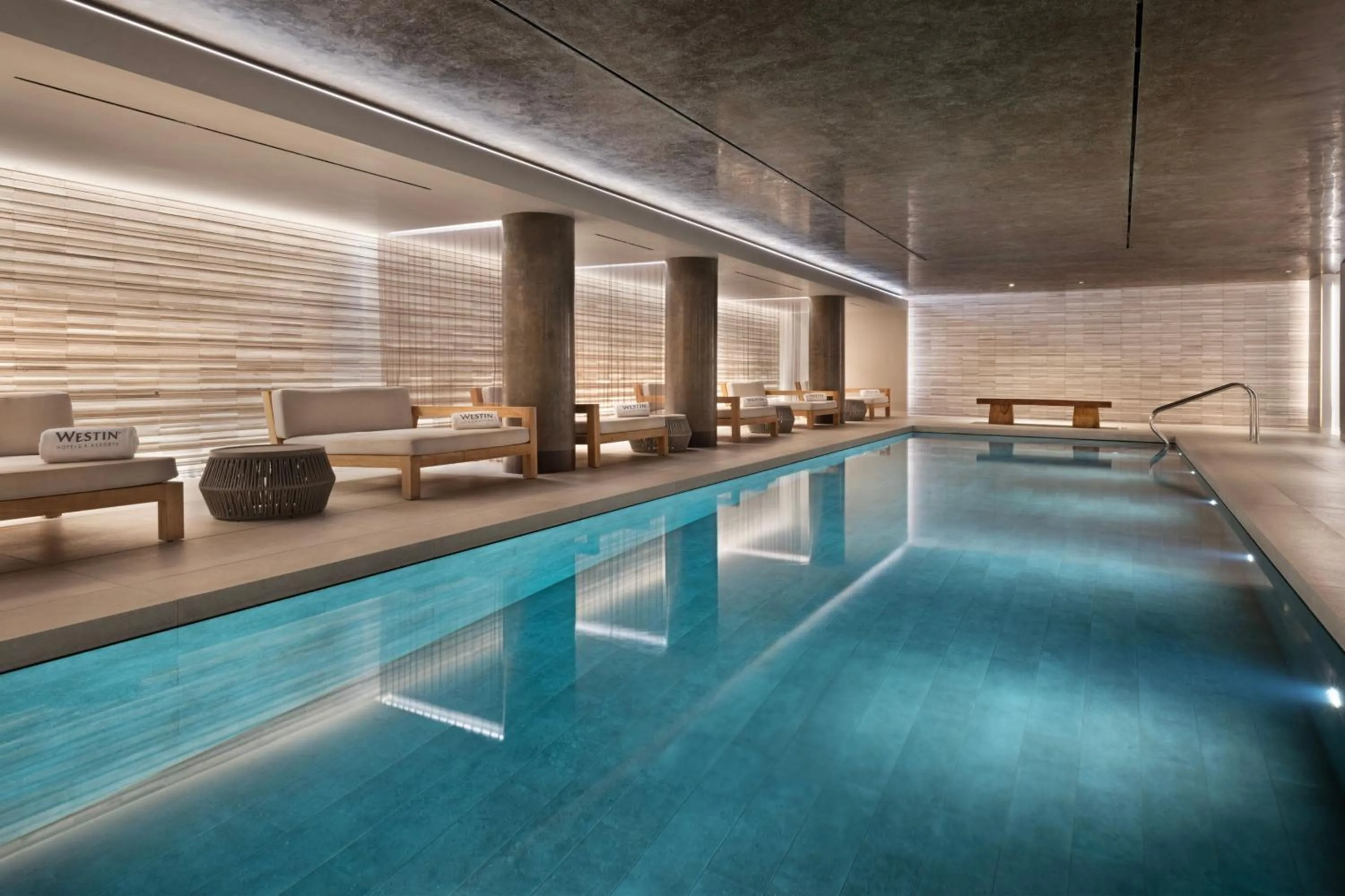 Swimming pool in The Westin London City