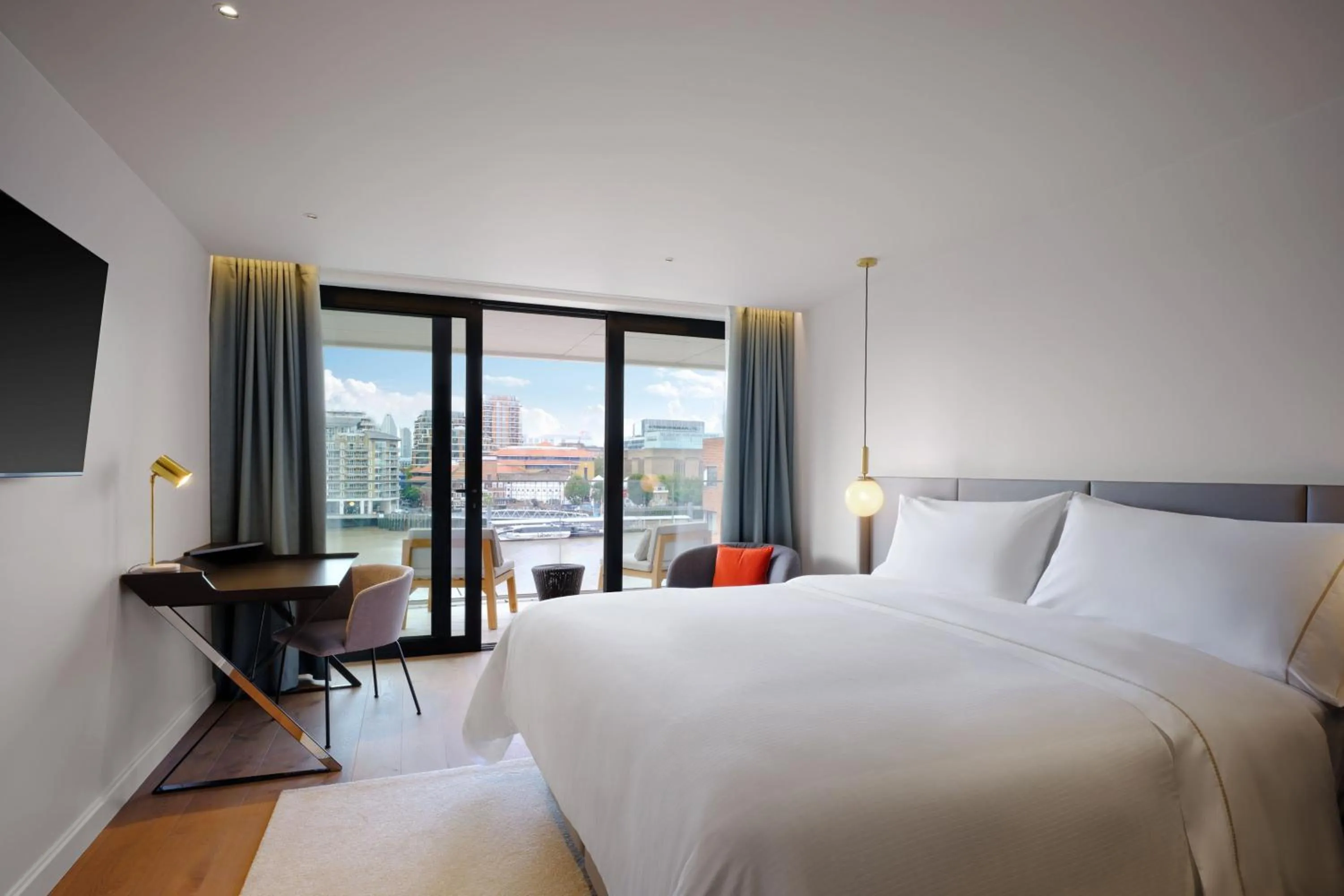 Bedroom, Bed in The Westin London City