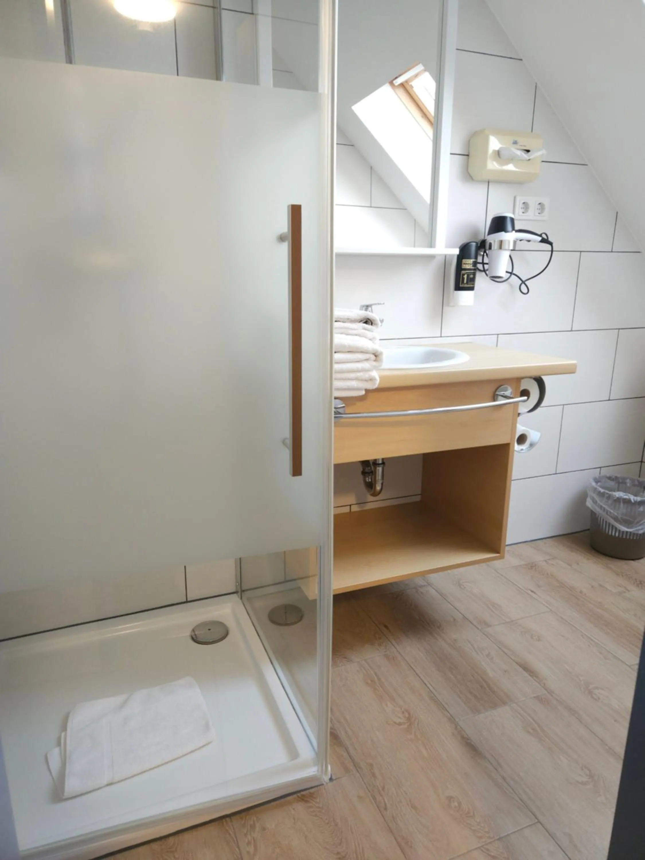 Shower in Hotel Am Deich