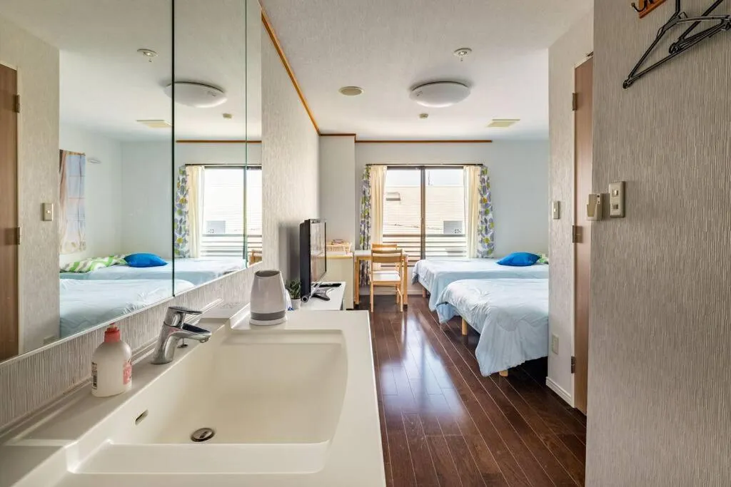 Photo of the whole room, Bed in MR. TOMO KAWANA