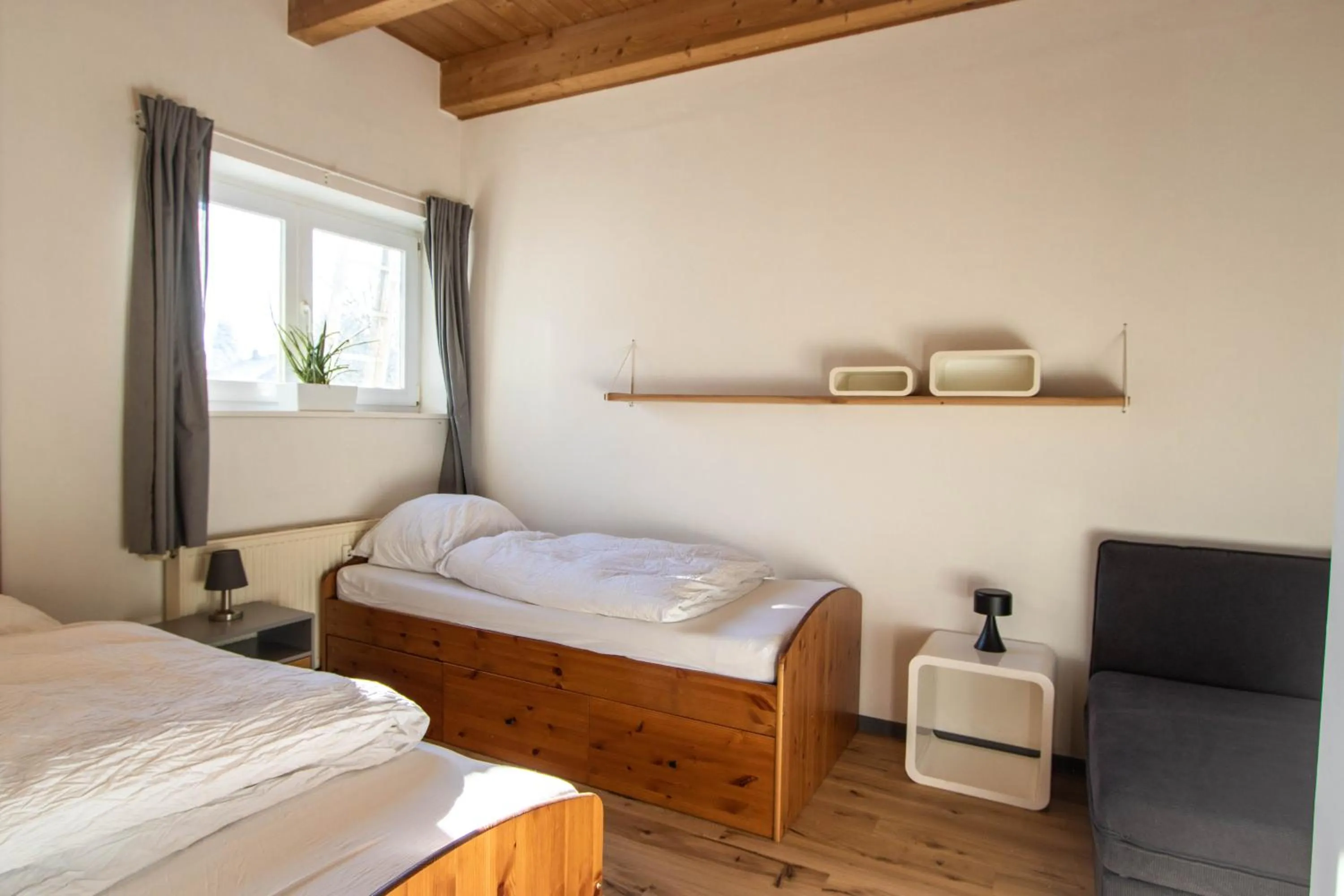 Bed in Hostel oder Ferienwohnung 1-16 Personen im BLAUEN HAUS