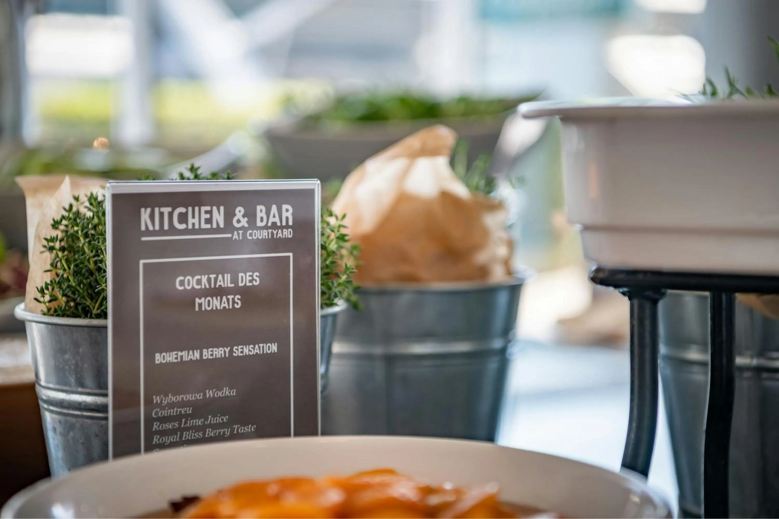 Restaurant/places to eat in Courtyard by Marriott Linz