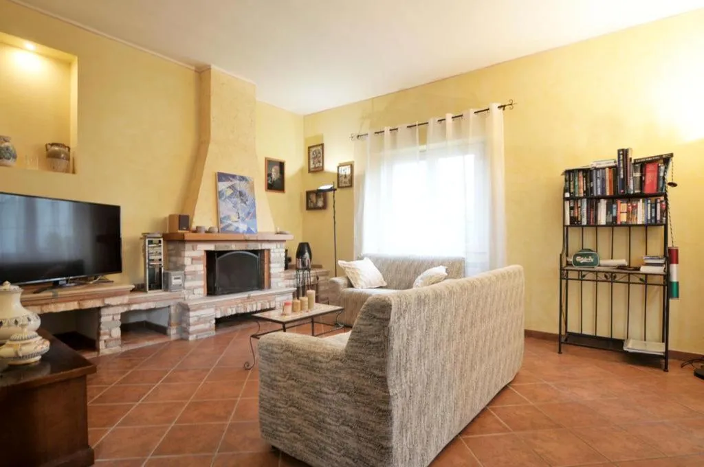 Communal lounge/ TV room in la madonnina