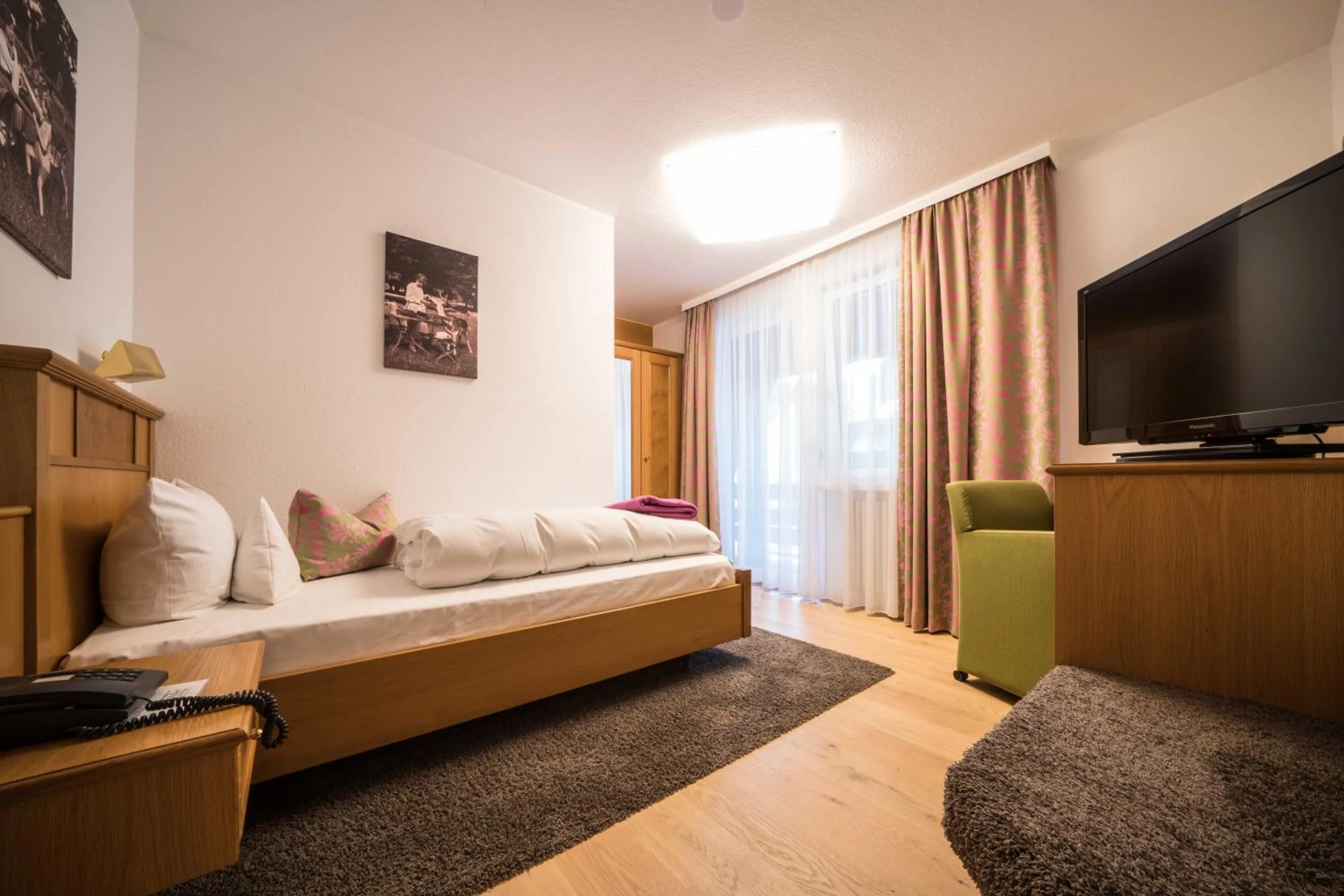 Bed in Naturparkhotel Adler