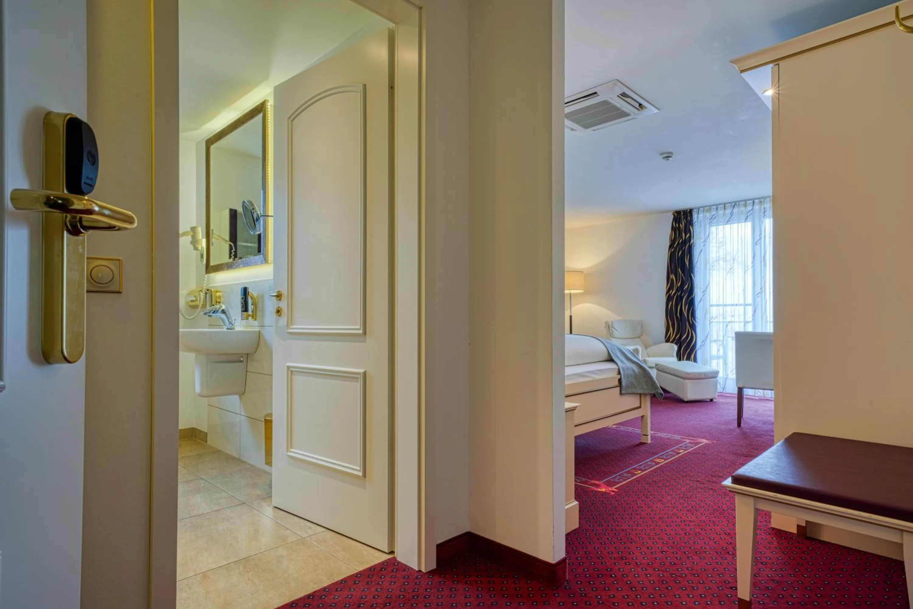 Photo of the whole room, Bed in Hotel Seeblick Wismar