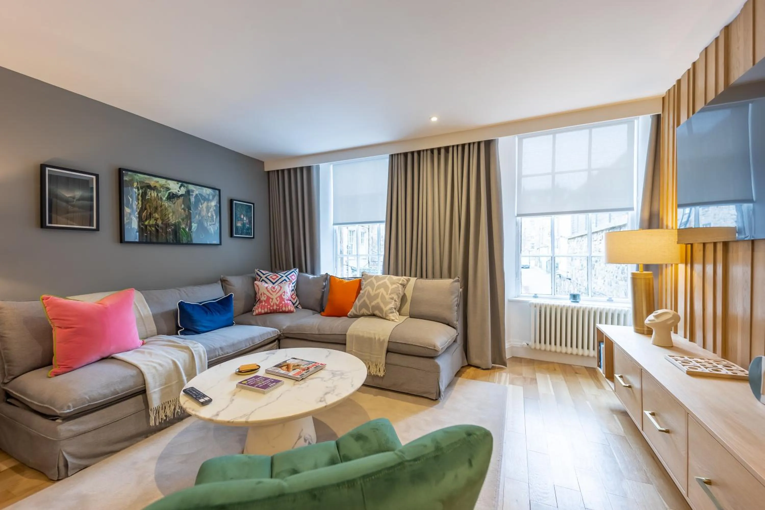 TV and multimedia in No1 Apartments Edinburgh - New Town